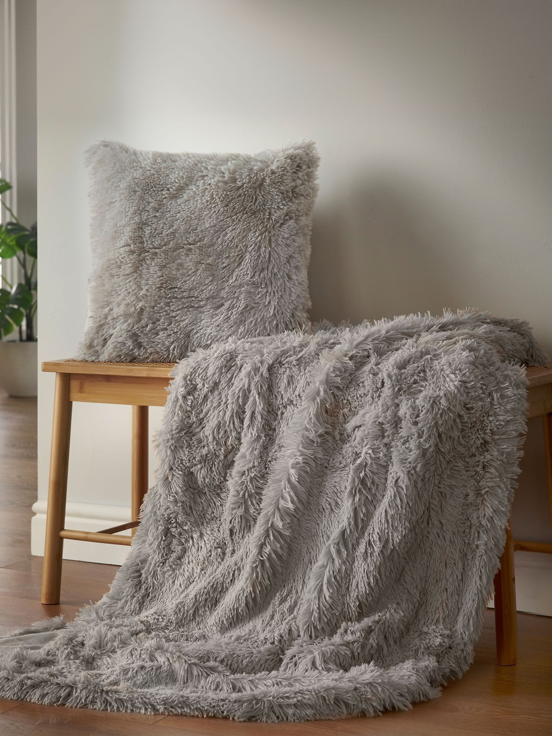 Catherine Lansfield faux fur throw 150x200cm, imported from the UK