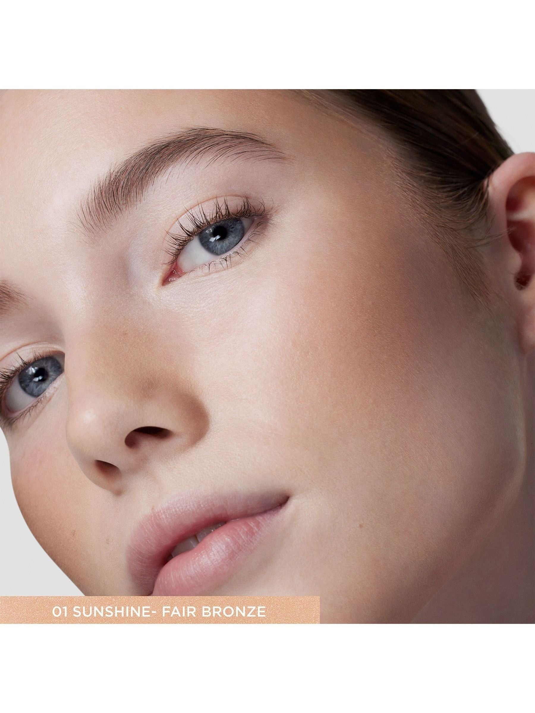 Laura Mercier Tinted Moisturiser Bronzer with 12-hour hydration - British product