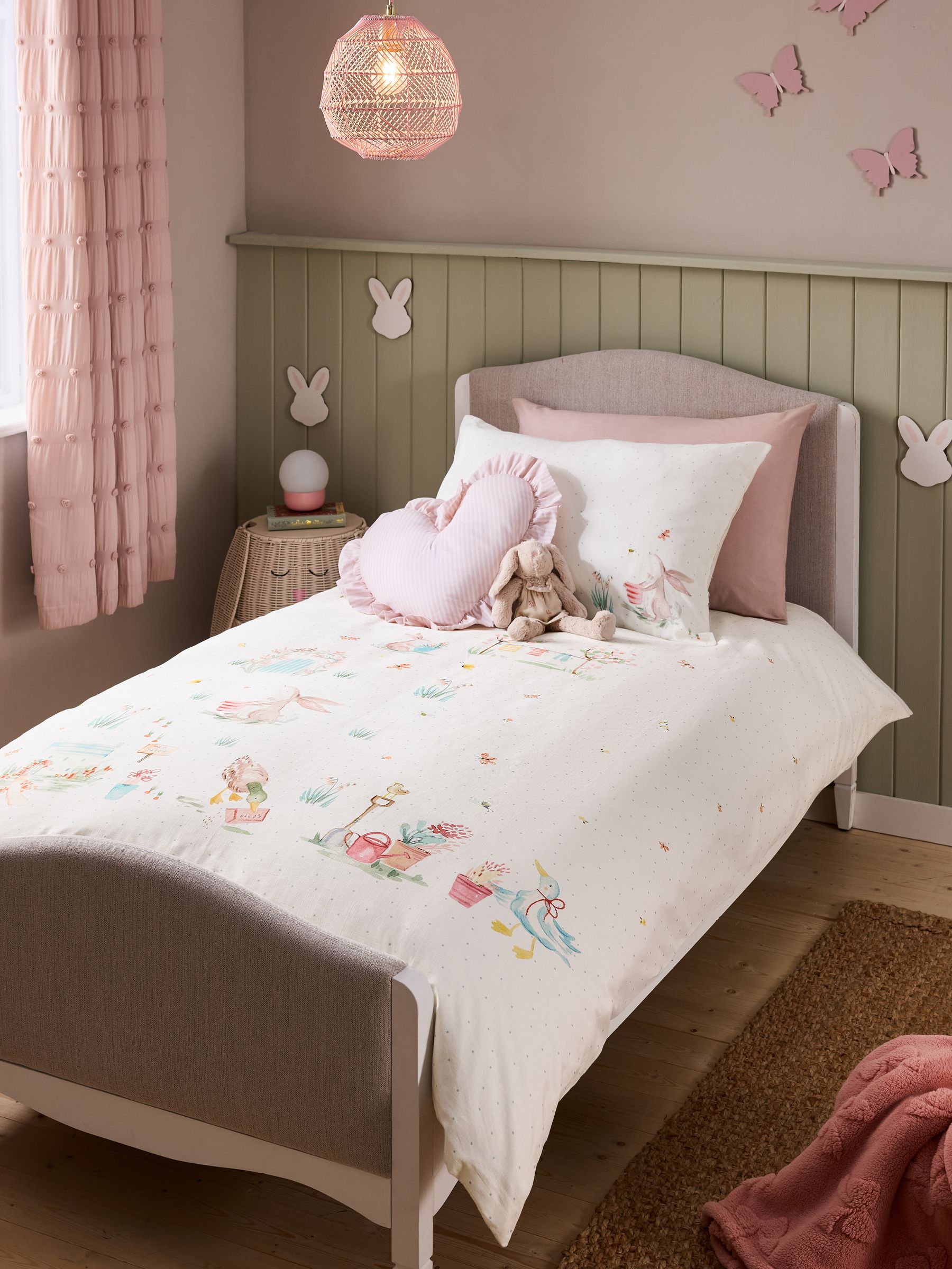 White bunny scene single duvet cover and pillowcase set (British brand)