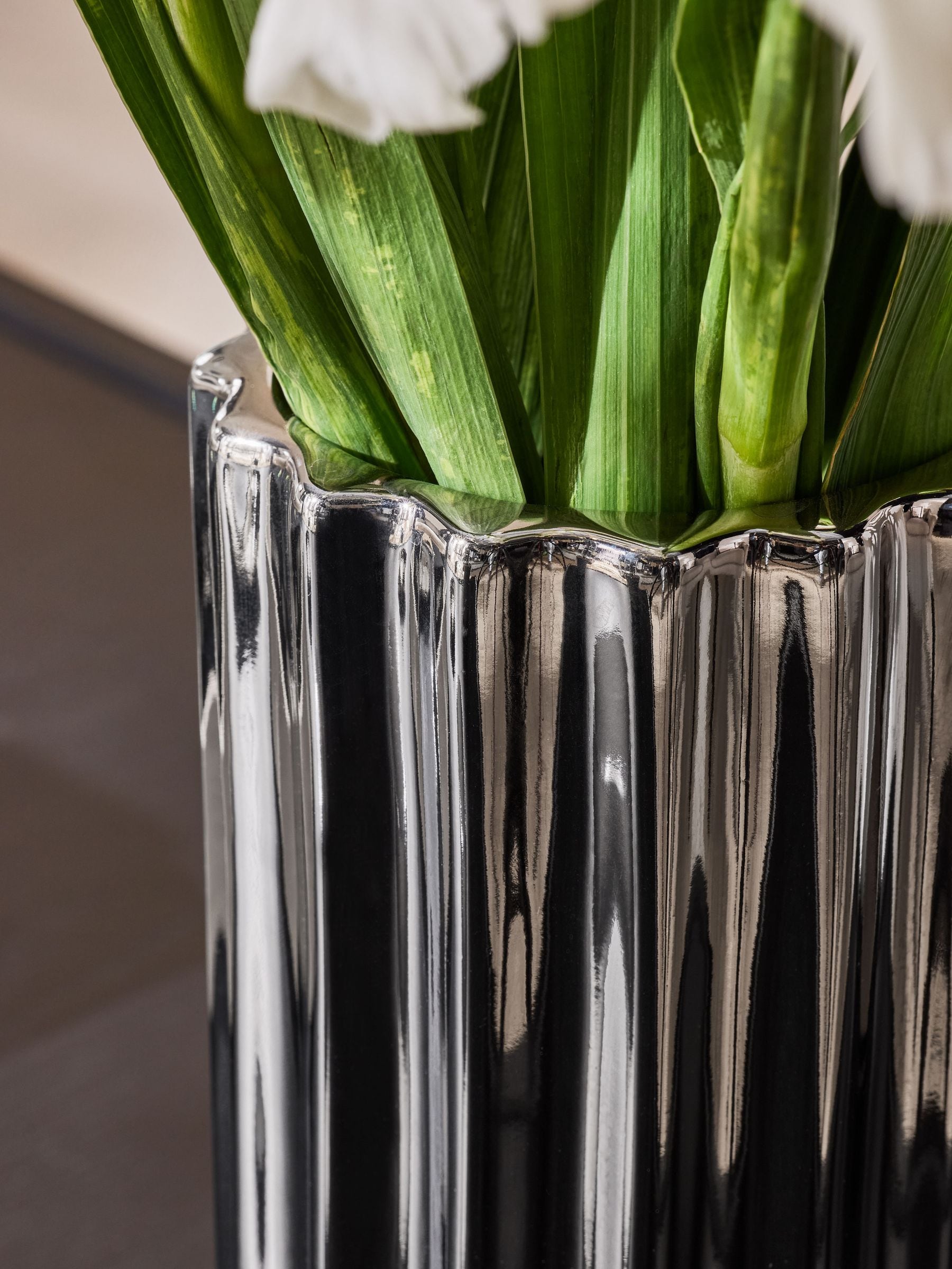 Sosandar Silver Chrome Vase 25cm stoneware (British brand)
