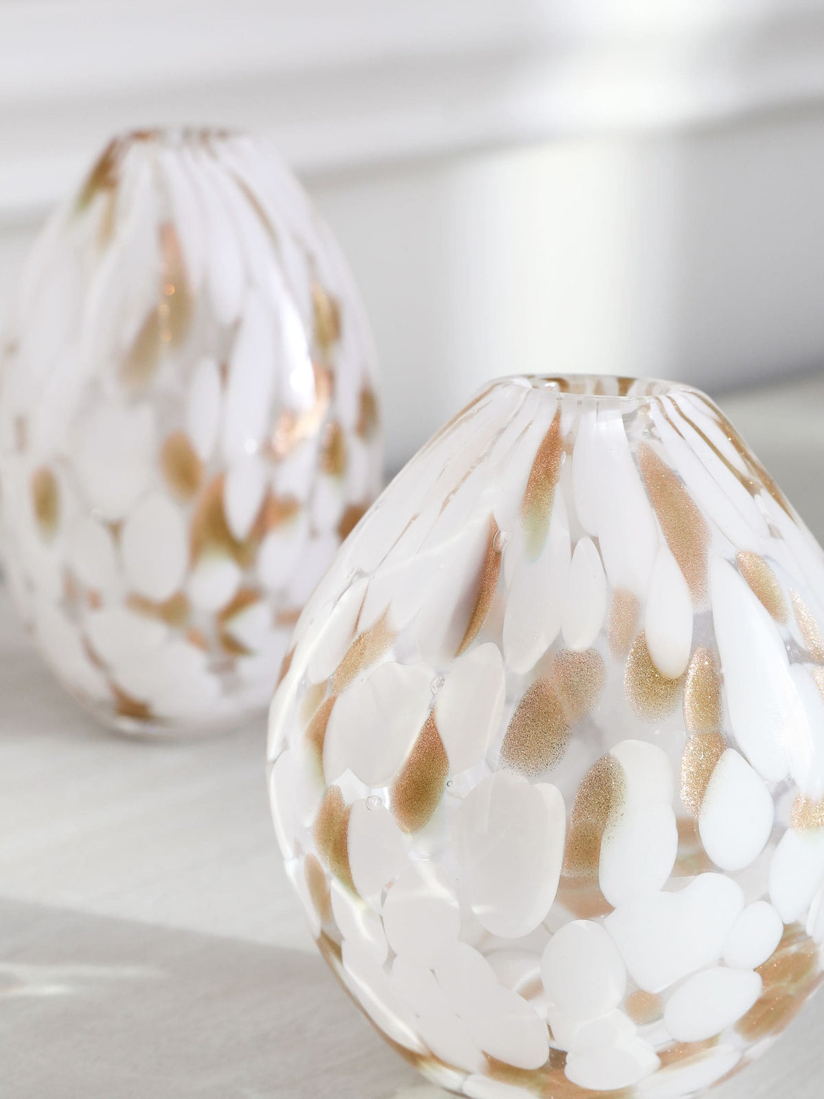 White/Gold Set of 3 Confetti Glass Flower Vase