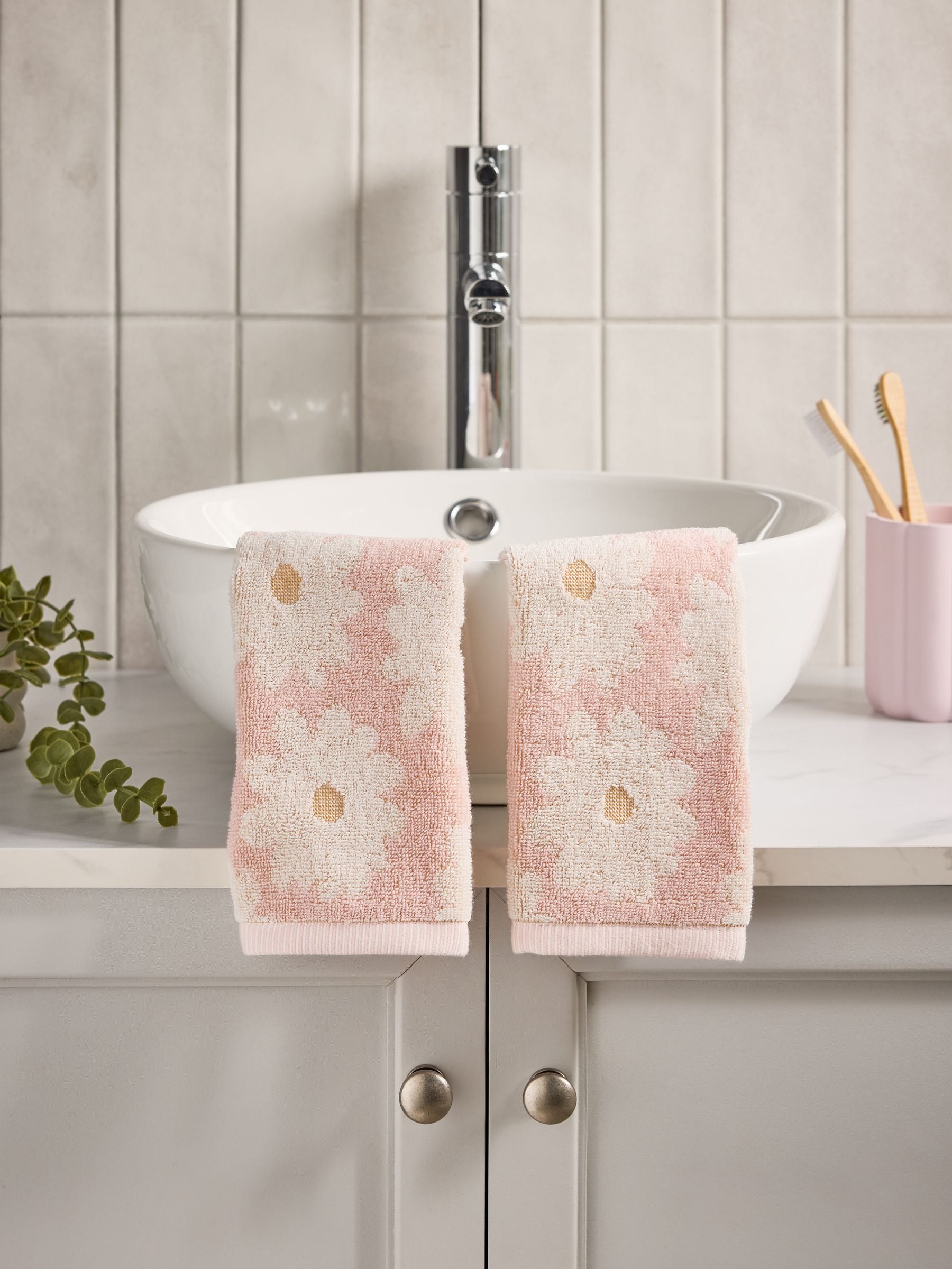 Pink daisy face cloths 100% cotton set of 2 - British product