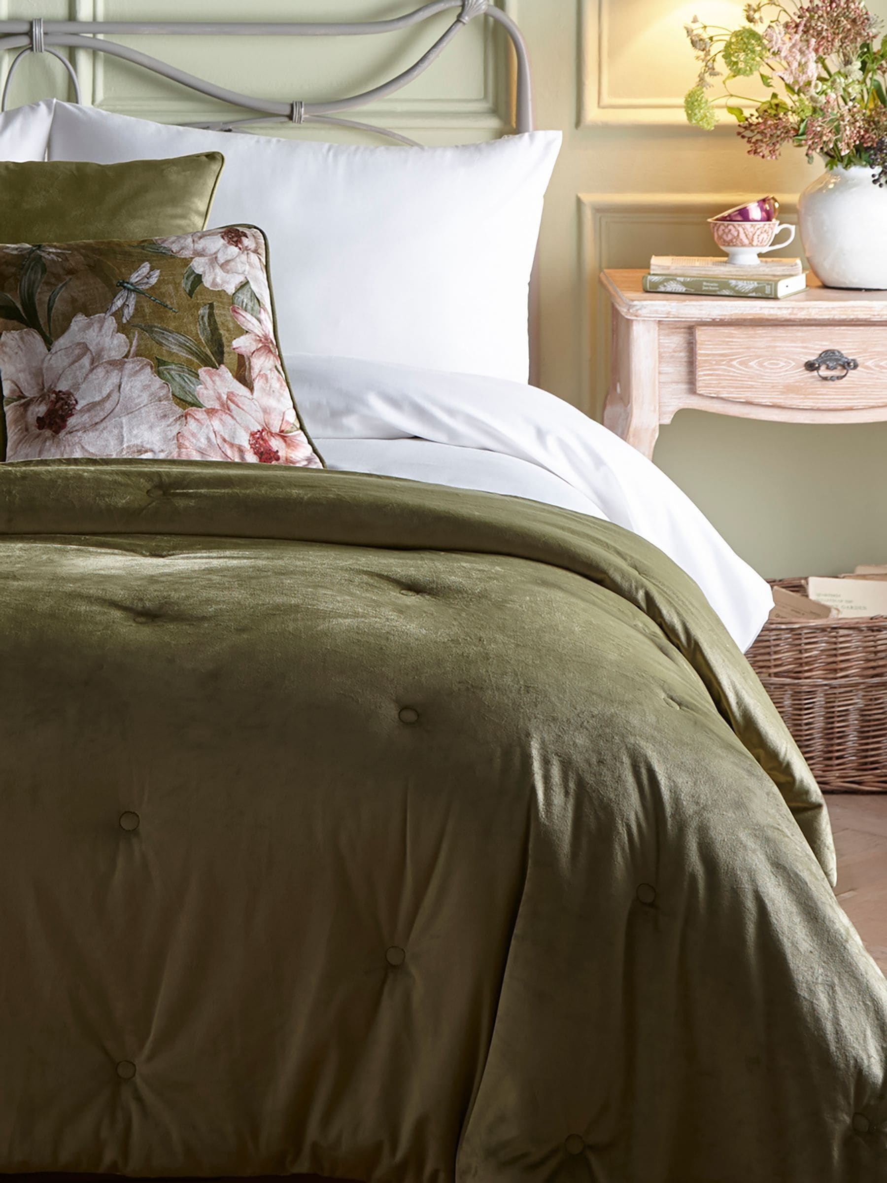 Appletree Olive Austell velvet bedspread 150cm x 220cm, UK version