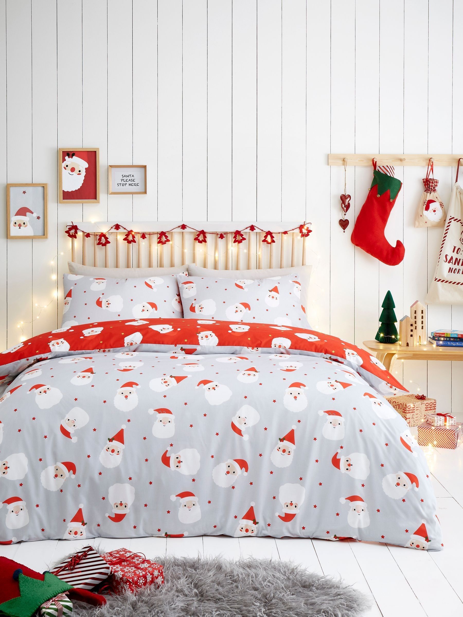 Fusion Red Happy Santa Christmas duvet cover set - British product