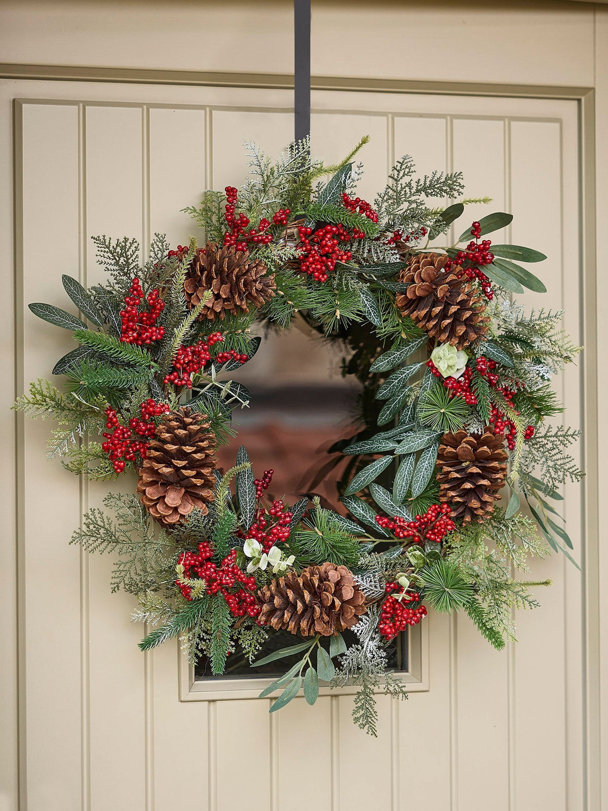 Dibor green berry bushel wreath 50cm, imported from the UK