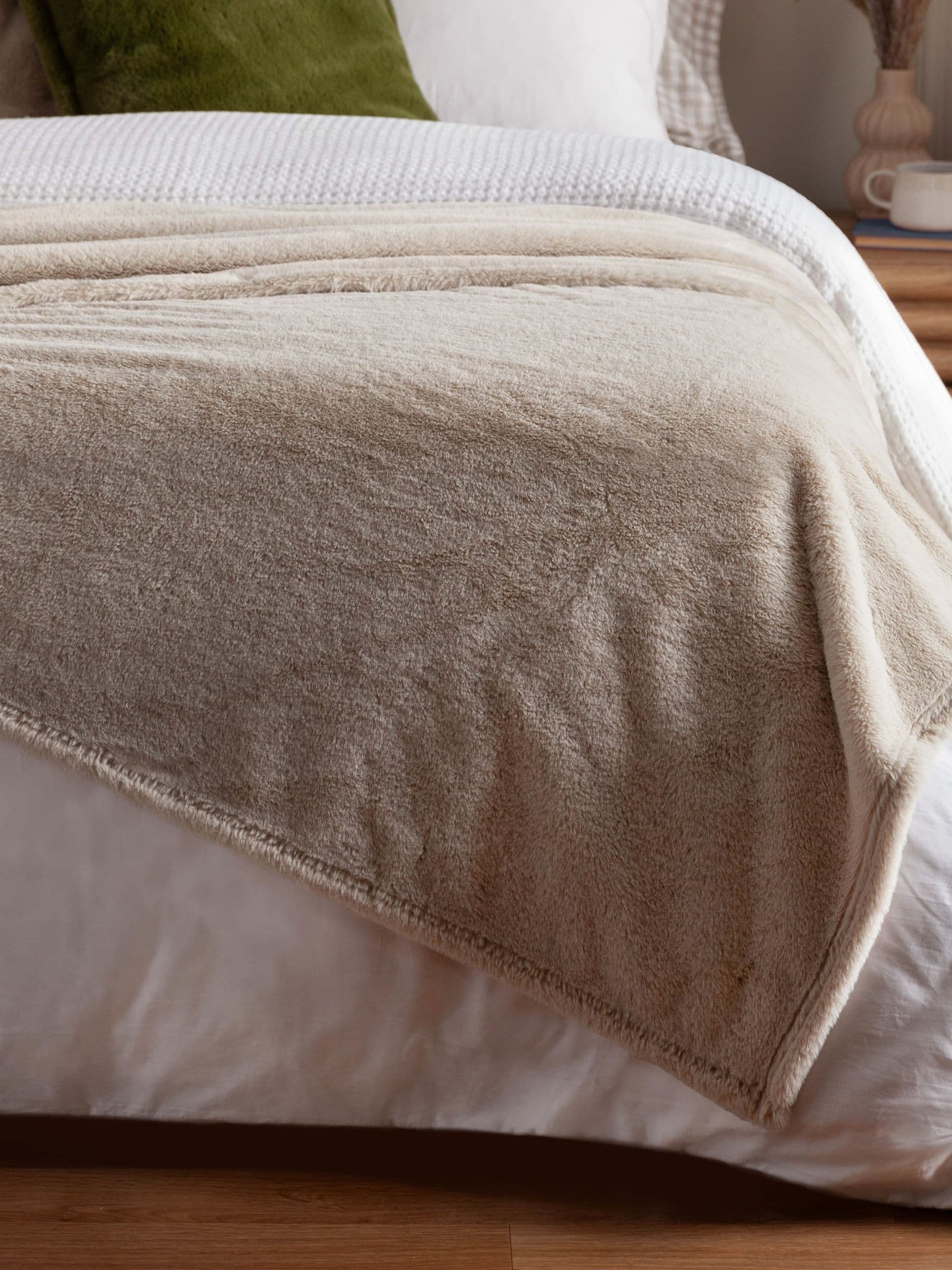 Furn Faux Fur Throw Natural Beige 180x130cm, UK version