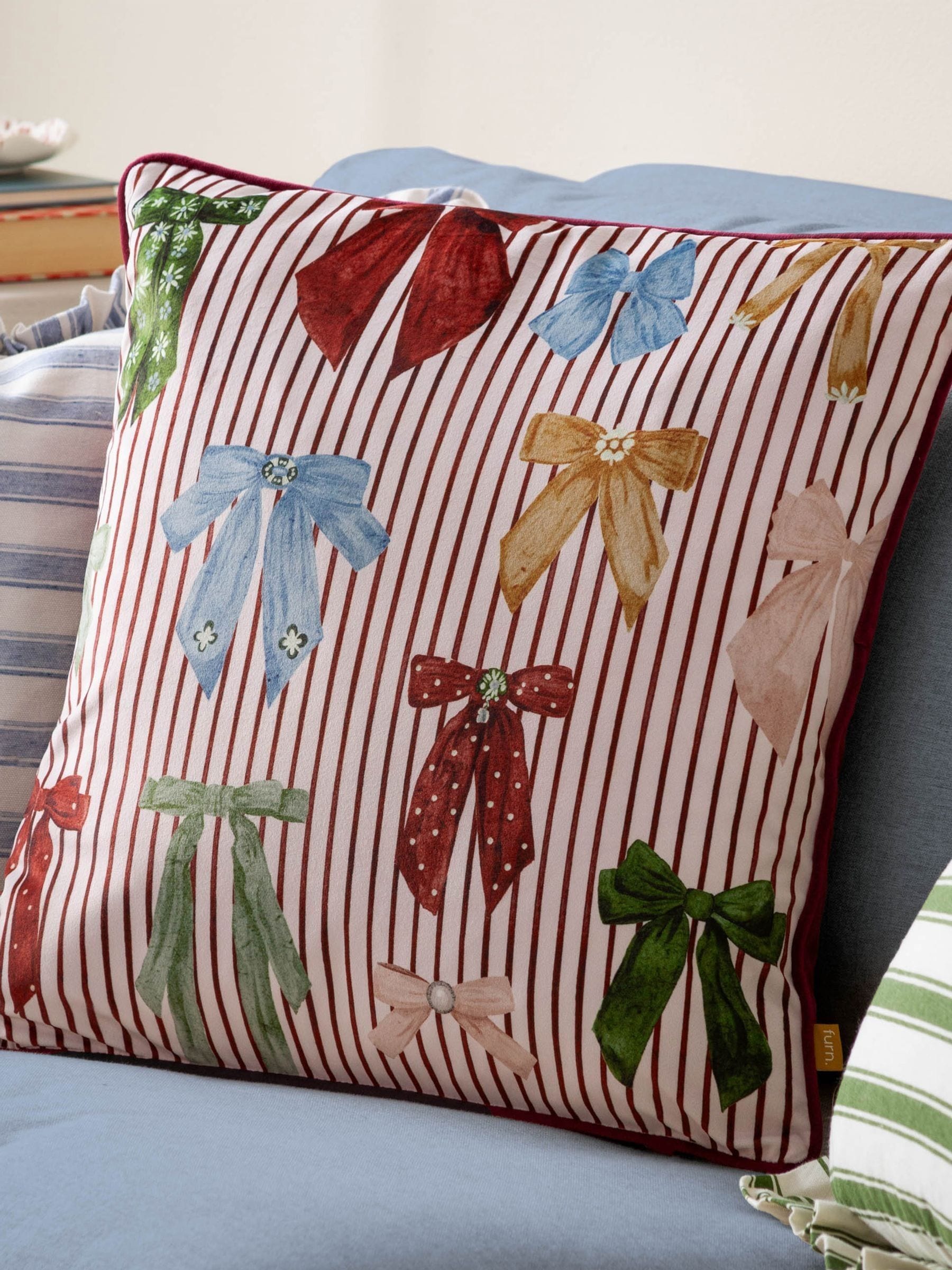 Furn Noortje Bows cushion pink 45cm, UK version