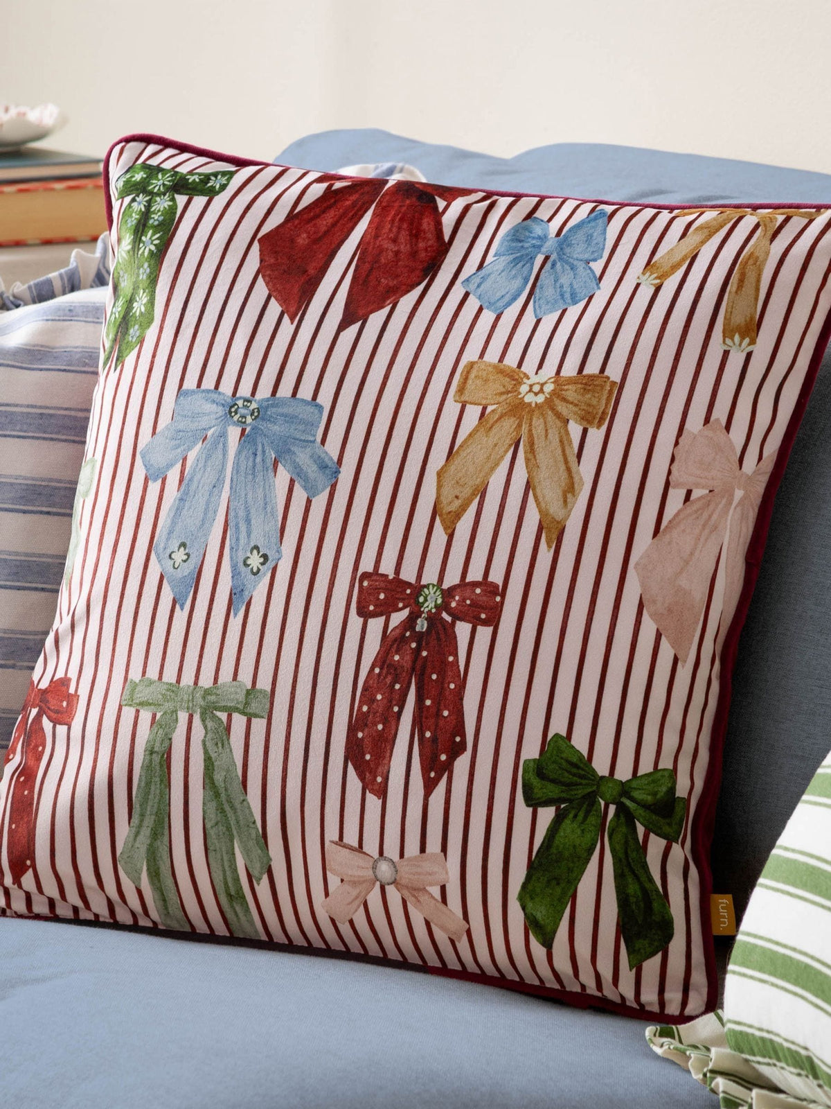 Furn Noortje Bows cushion pink 45cm, UK version