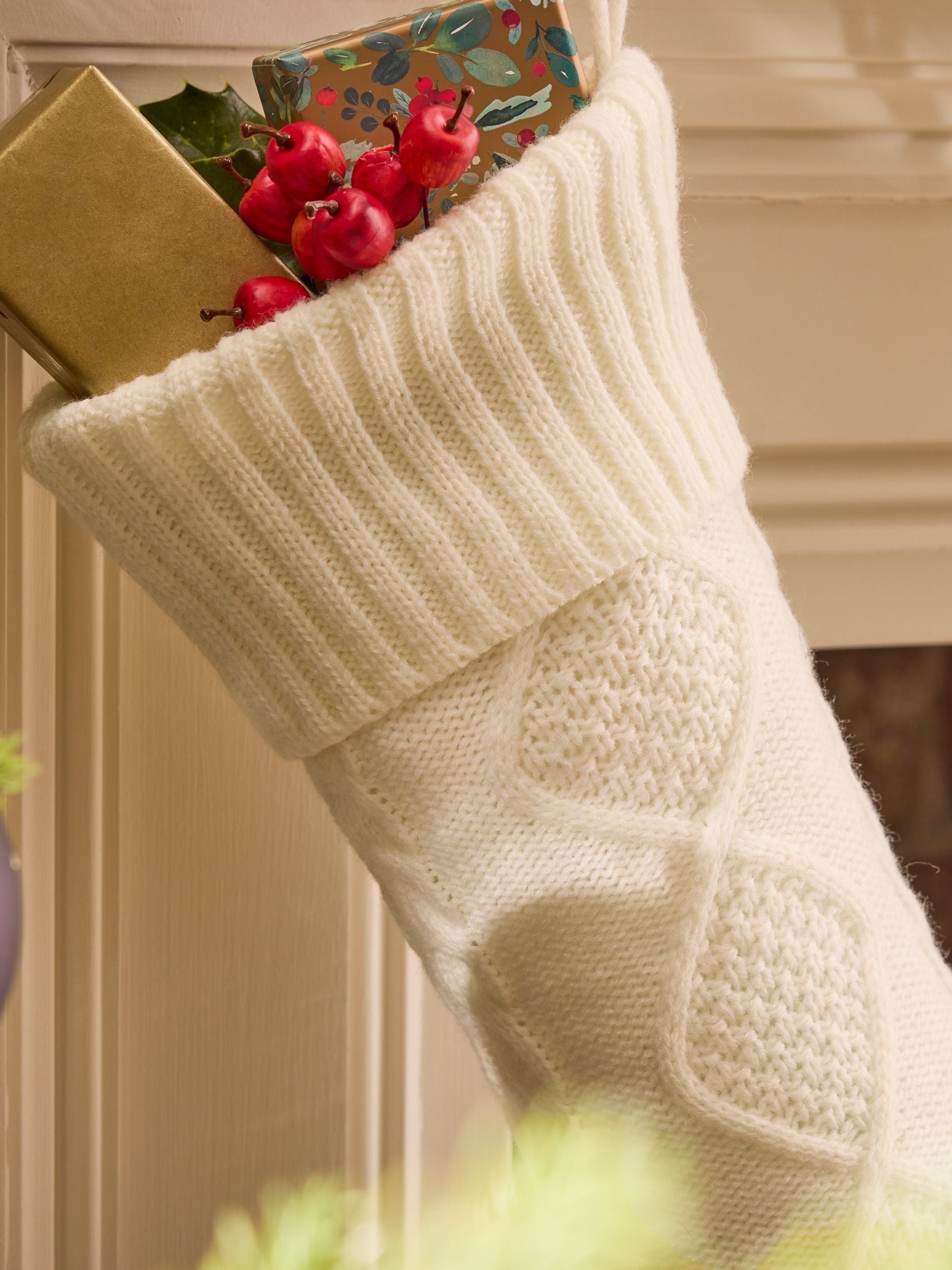 Dibor cream cable knit Christmas stocking 50cm (British brand)