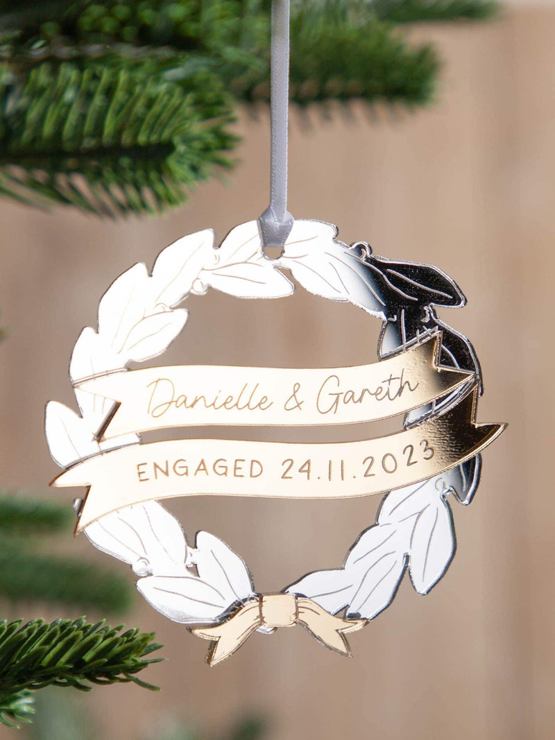 No Ordinary Gift metallic mirror laurel wreath engagement decoration 9x9cm (British brand)