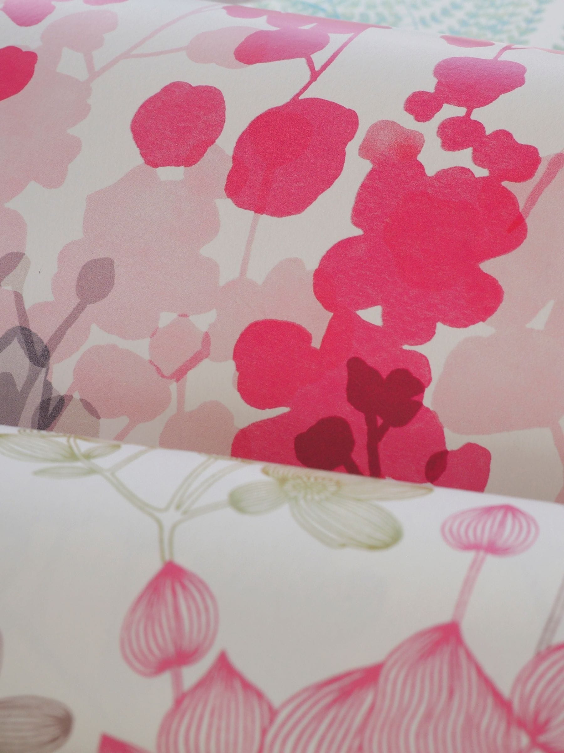 Ohpopsi Raspberry Blossom wallpaper 10M, imported from the UK