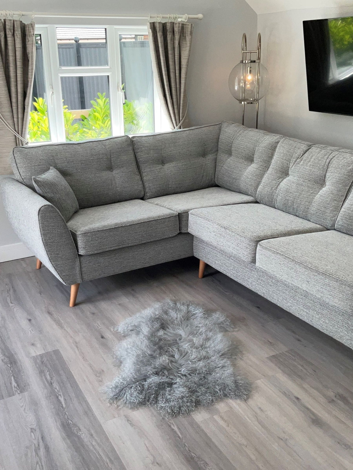 Hanlin light grey lambskin wool rug, imported from the UK