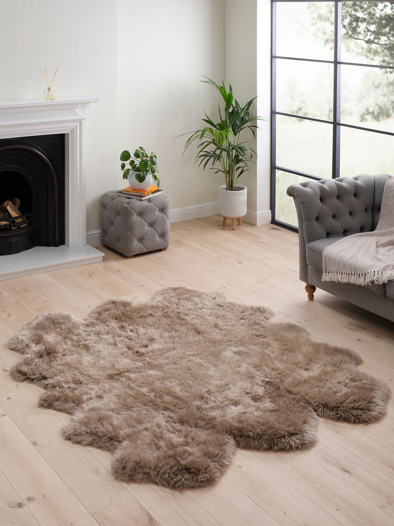 Hanlin taupe sheepskin wool rug, UK version