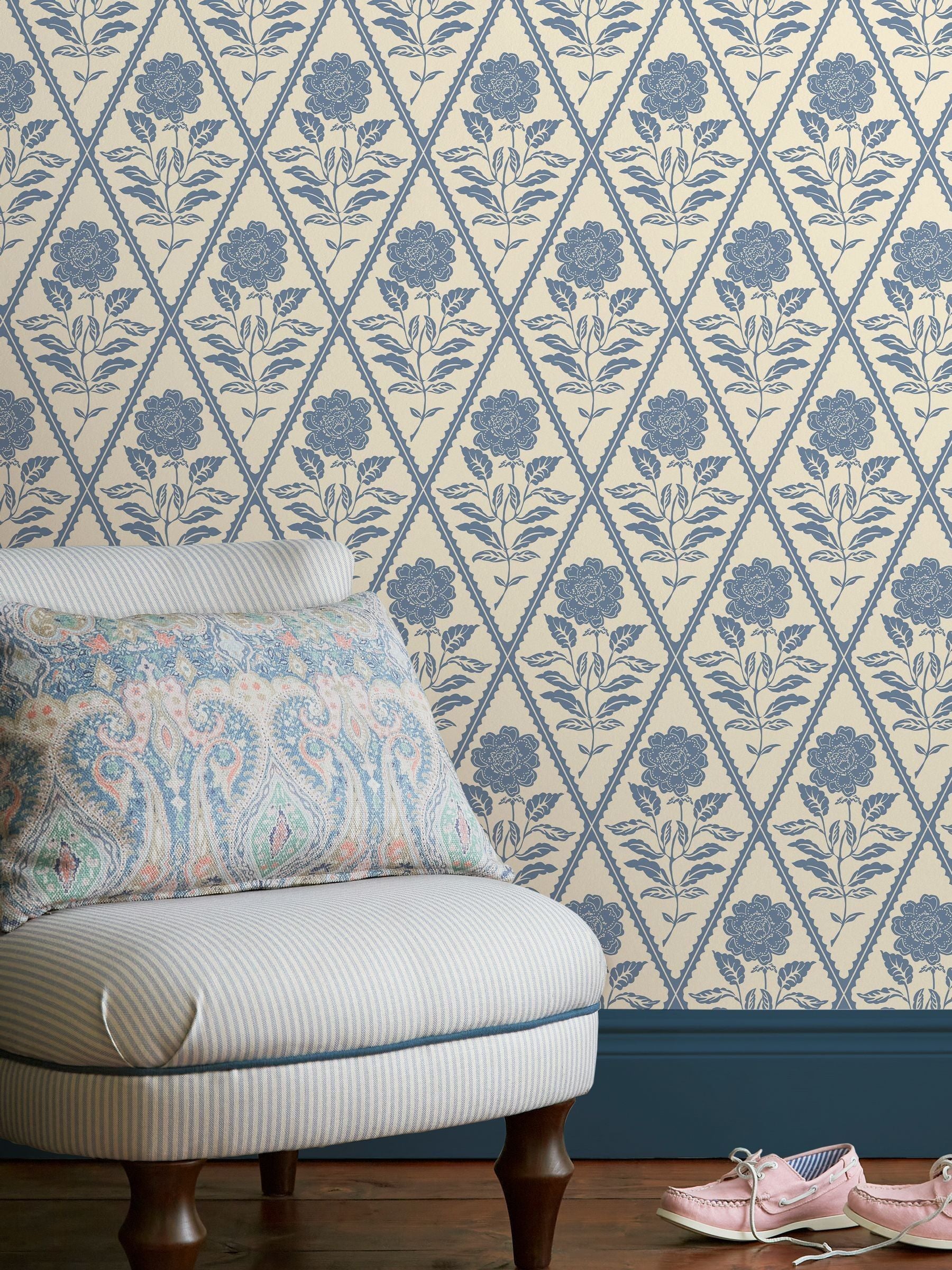 Joules Juliette floral wallpaper sample A4 in cream and blue, UK version