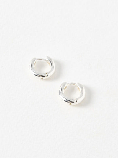Boucles d'oreilles créoles huggie Ona Ripple Wave plaquées argent Oliver Bonas Argenté Petit