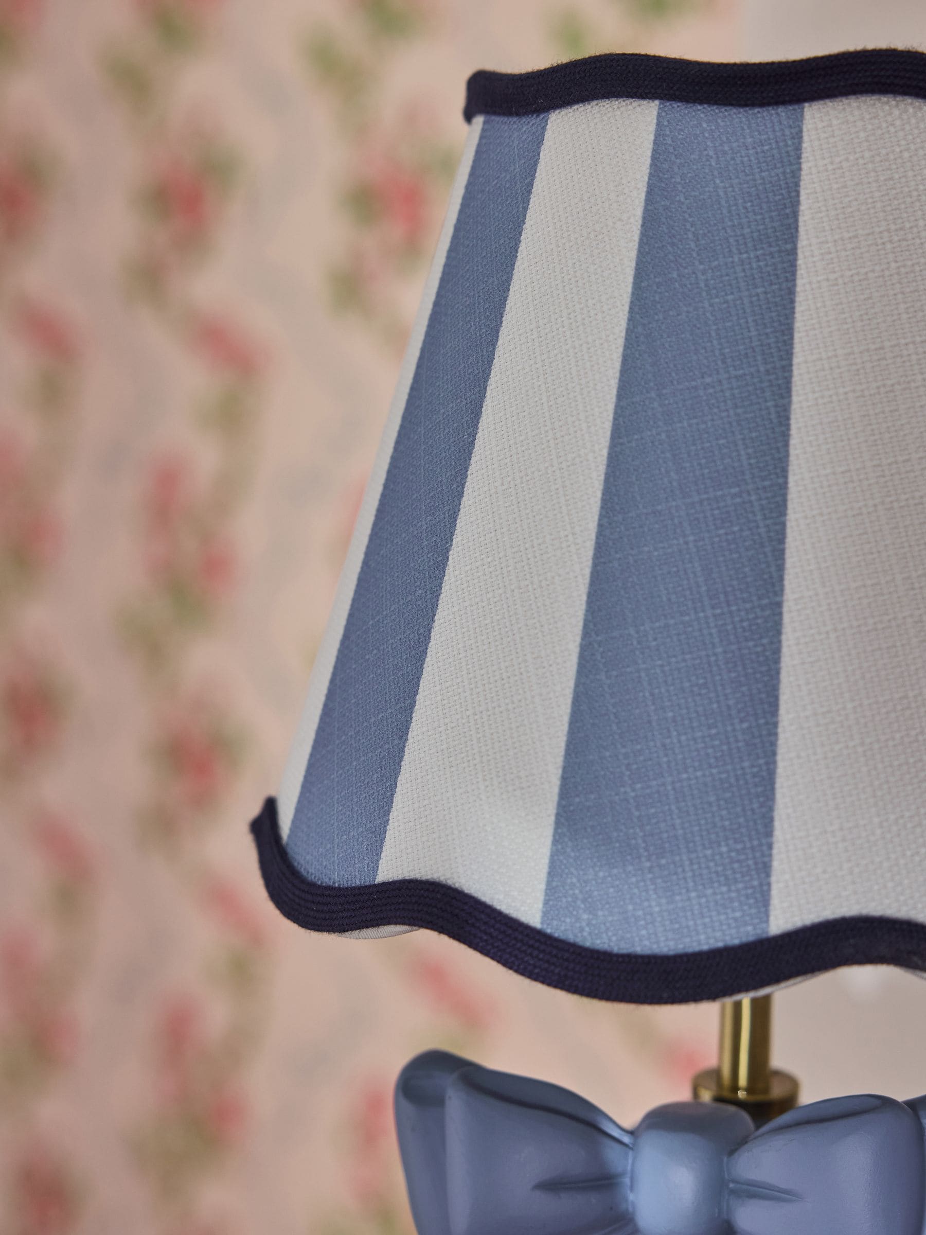Cath Kidston Pink White Cream Canopy Bow Table Lamp (British brand)