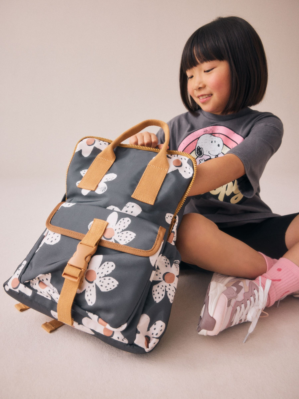 Stampy flower backpack with recycled polyester (British brand)