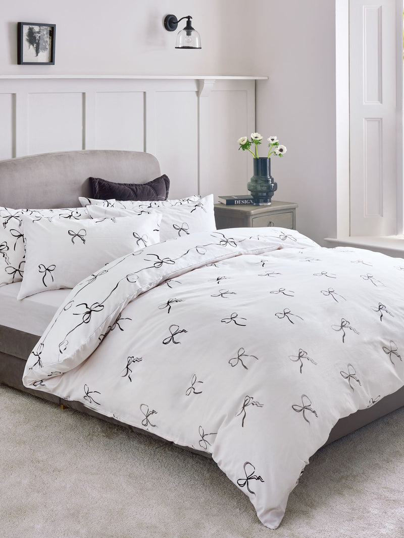 Black/white bow heart reversible duvet cover set - British product