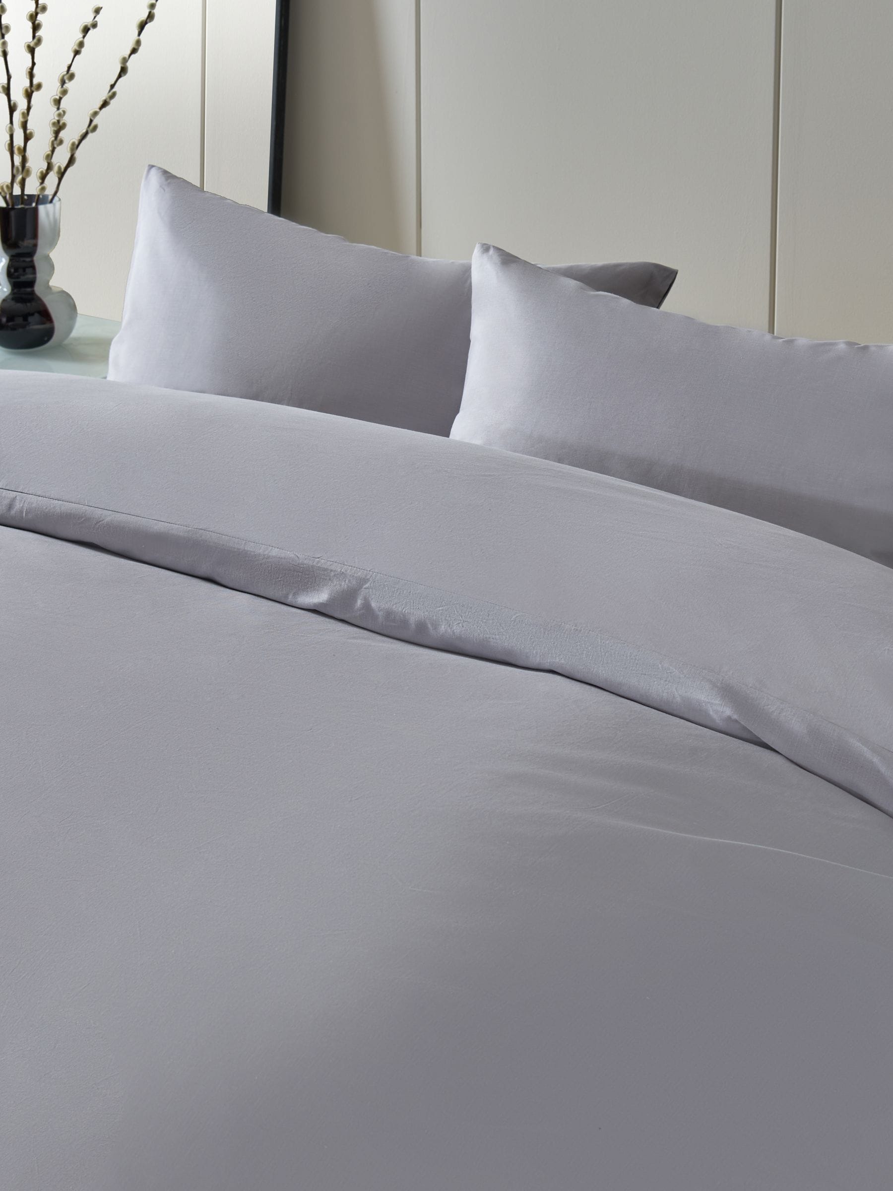 Silver 144 thread count duvet cover and pillowcase set (British brand)