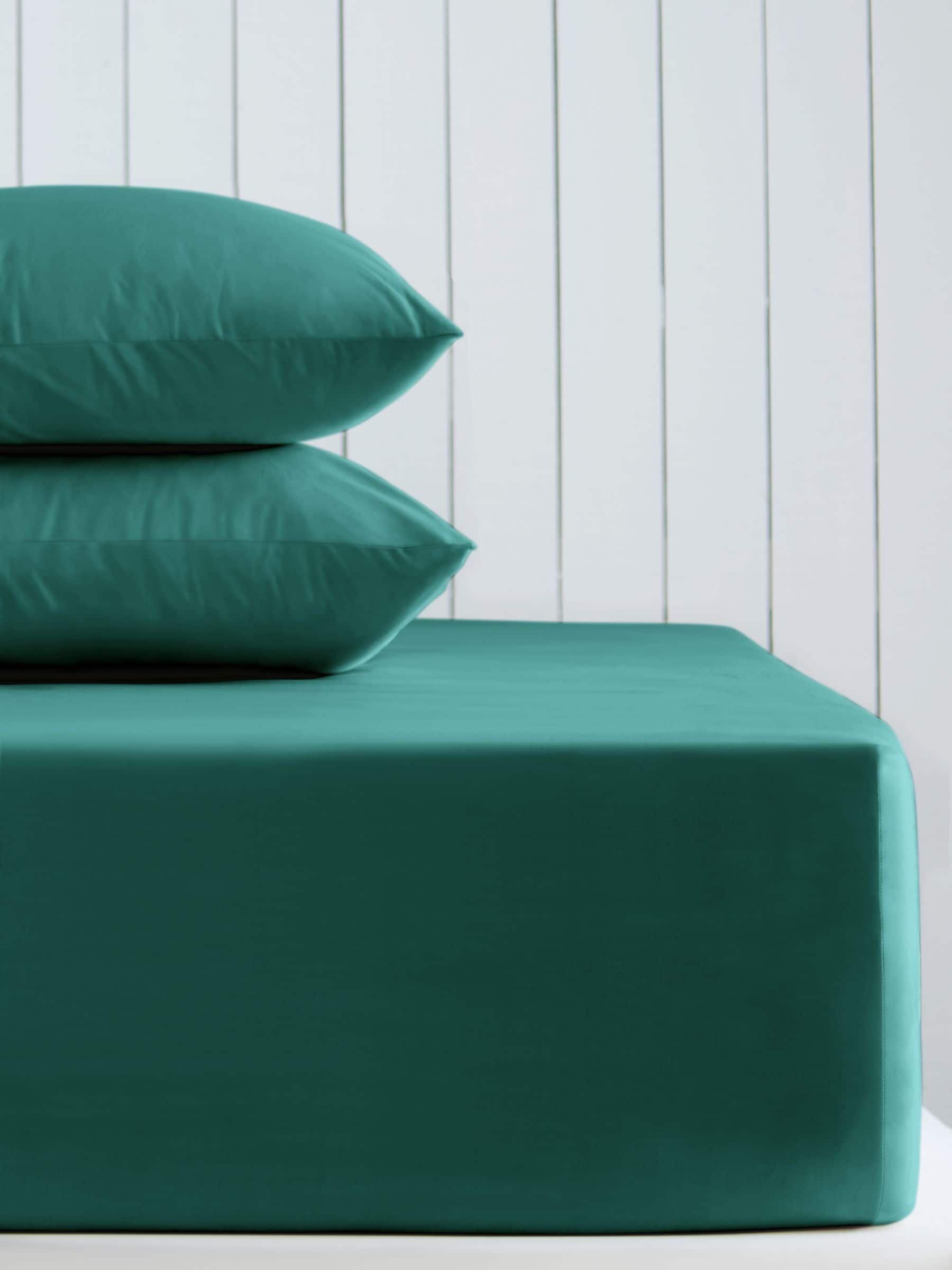 Teal blue cotton rich fitted bed sheet (British brand)