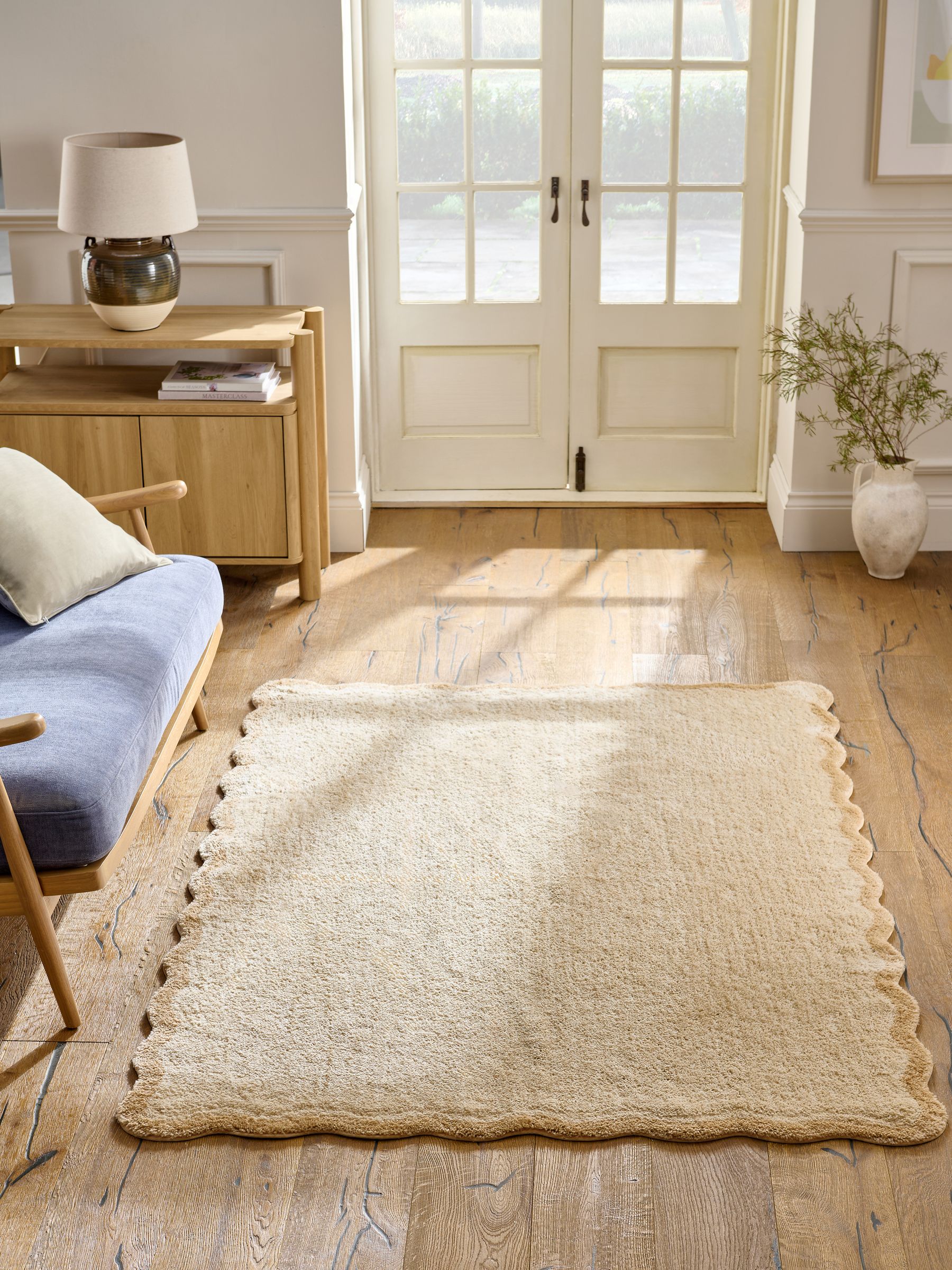 Light natural soft scallop washable rug - British product
