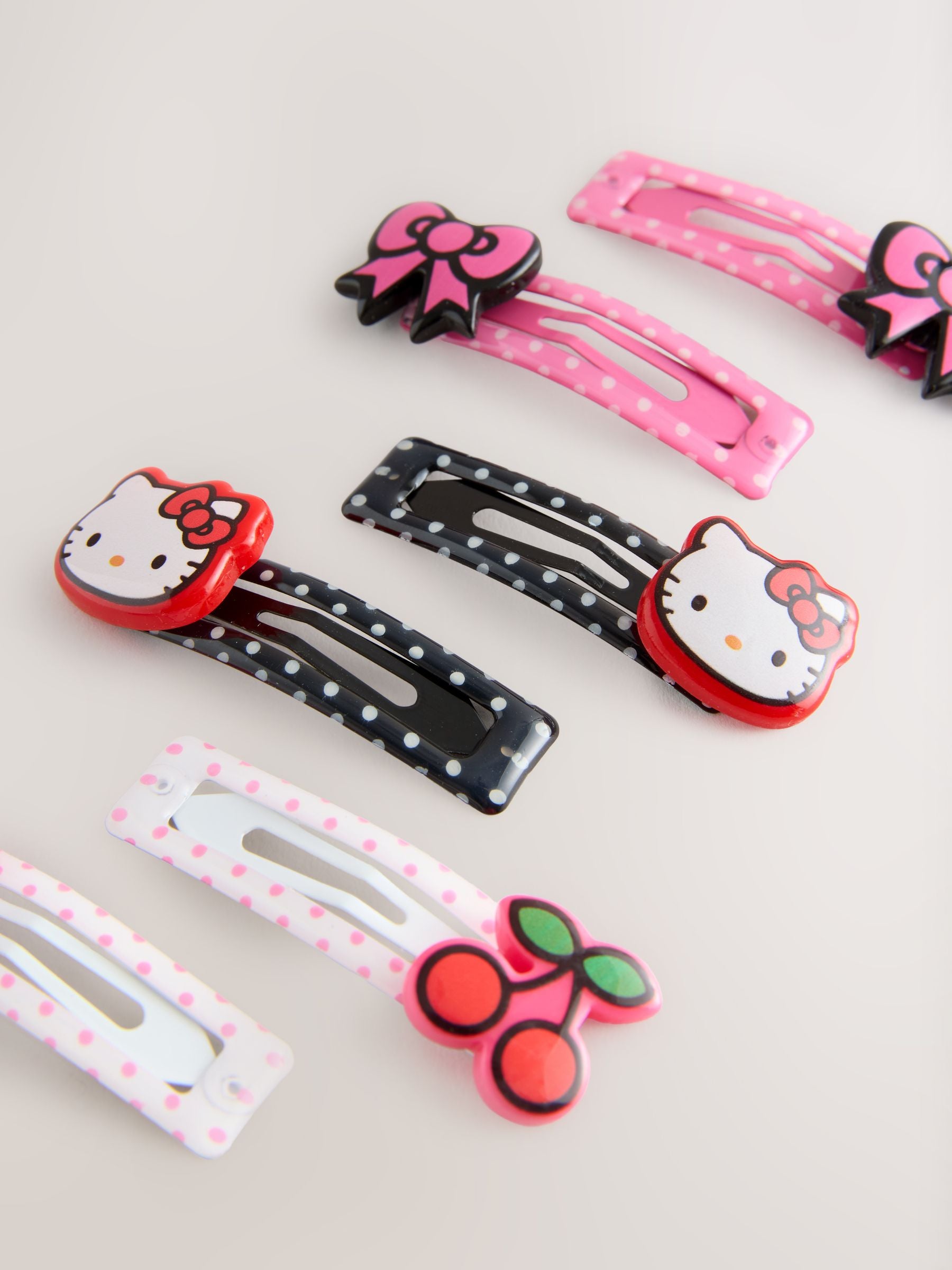Hello Kitty hair clips pink 6 pack, imported from the UK