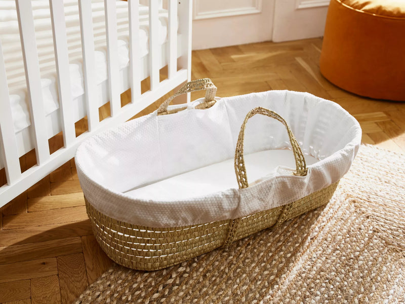John Lewis Moses basket set white with bedding, imported from the UK