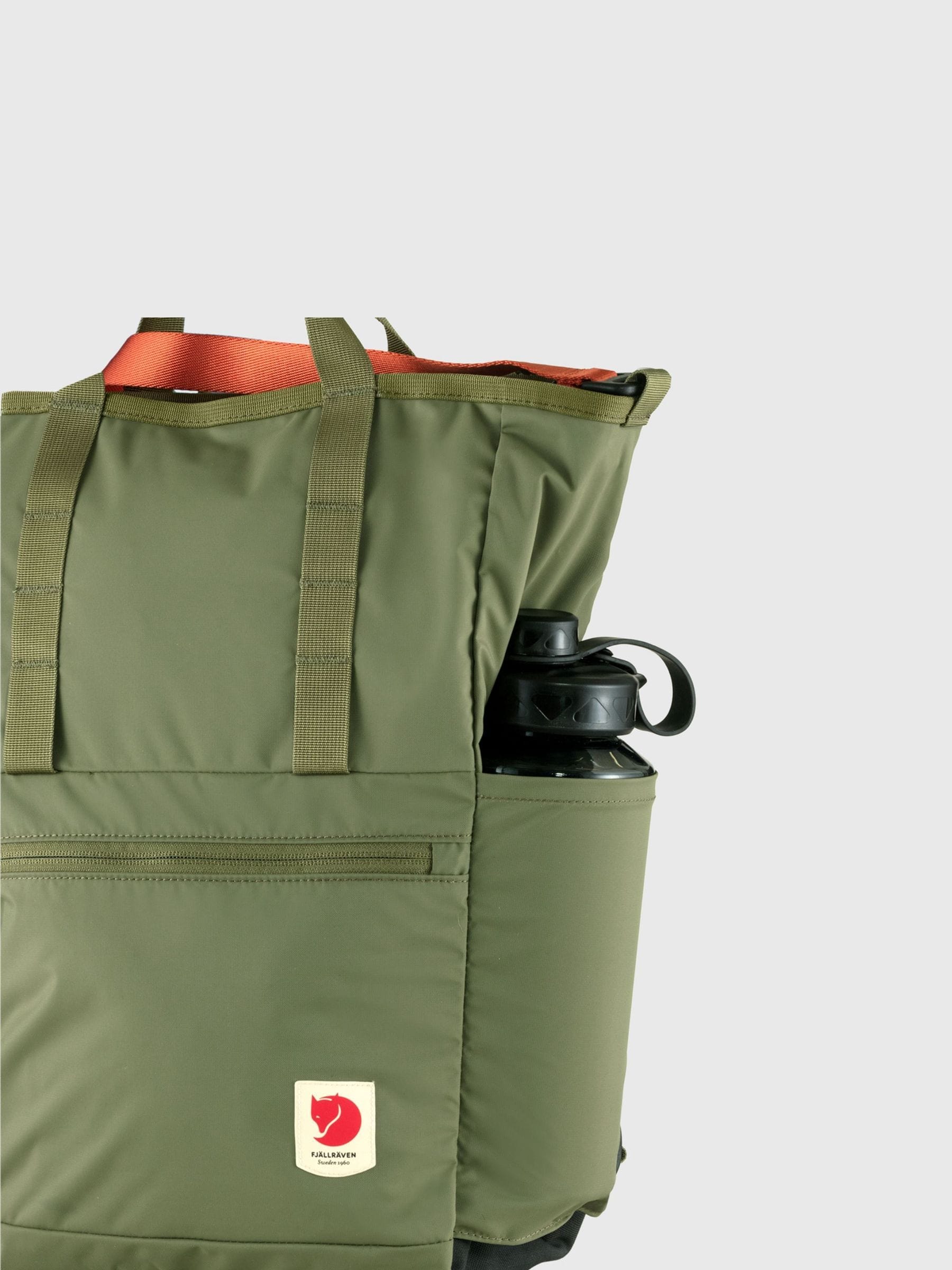 Fjallraven green tote pack with dimensions 40x31x14cm (British brand)