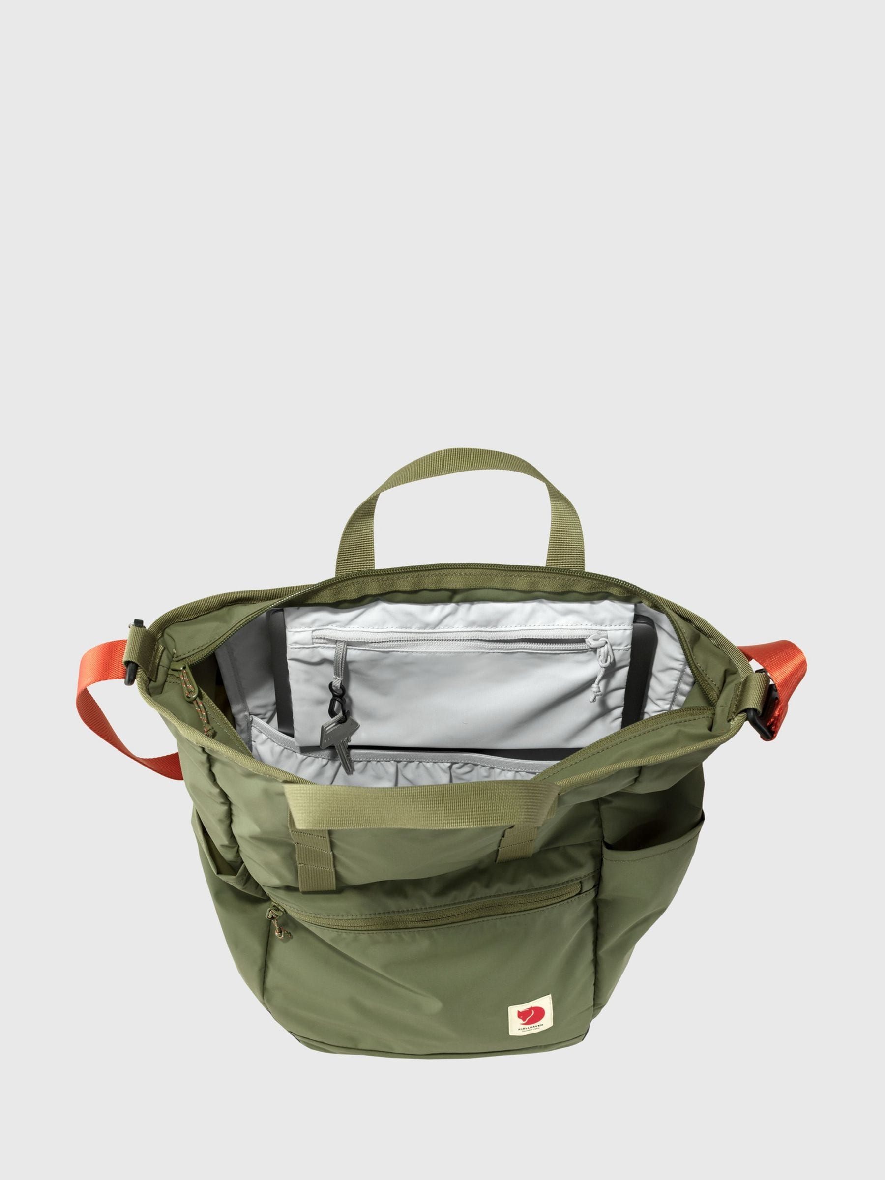 Fjallraven green tote pack with dimensions 40x31x14cm (British brand)