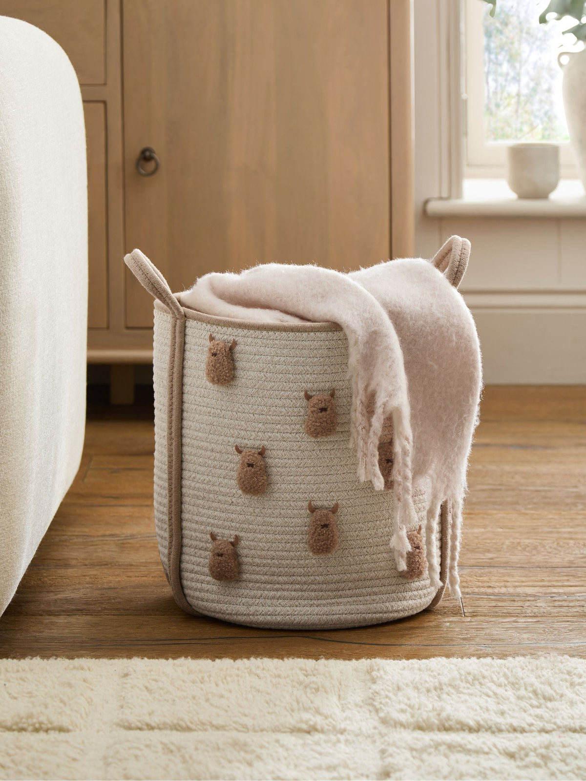 Hamish the Highland Cow rope storage basket cream 35cm, imported from the UK