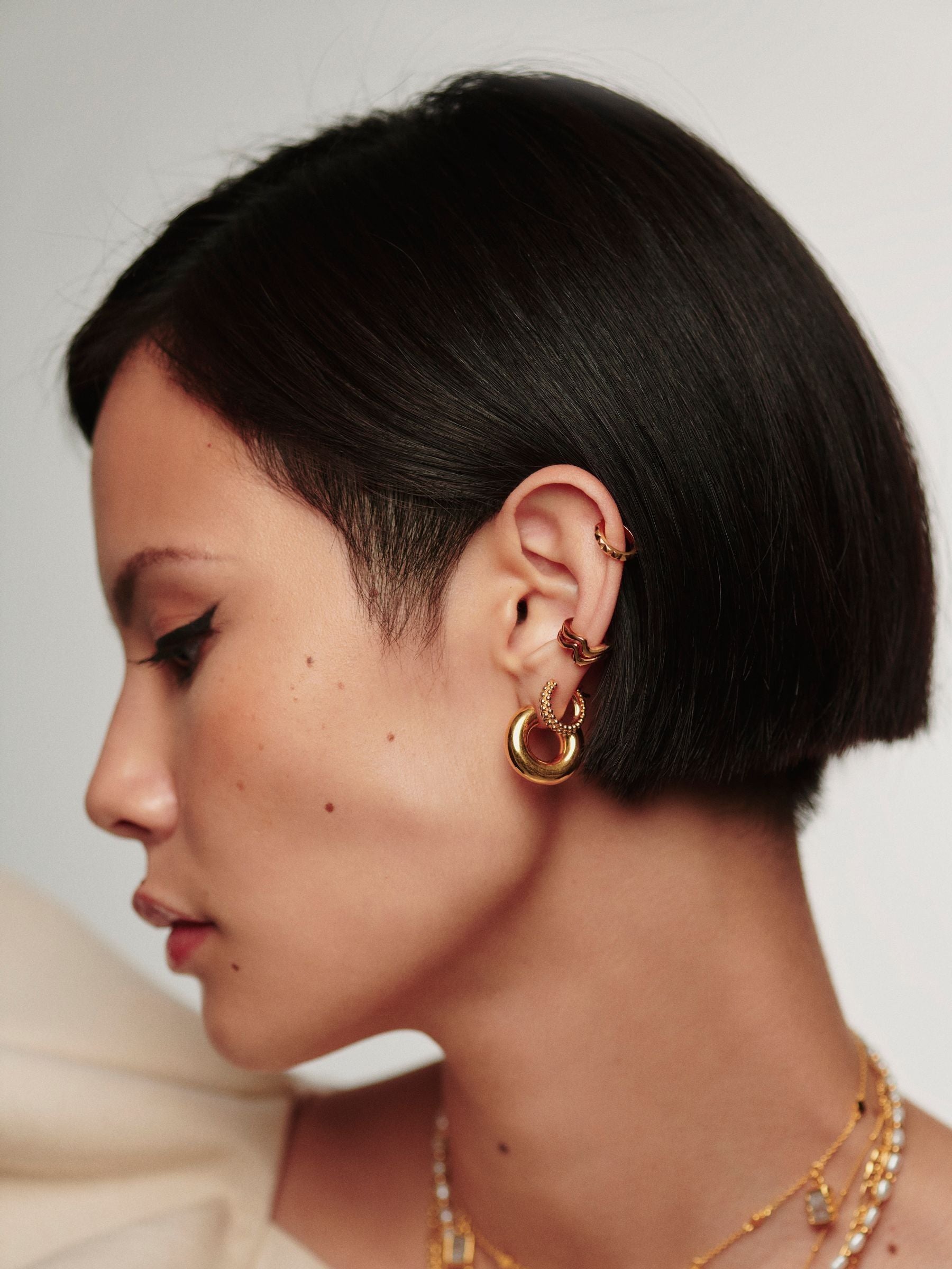 Missoma Baya small hoop earrings gold tone (British brand)