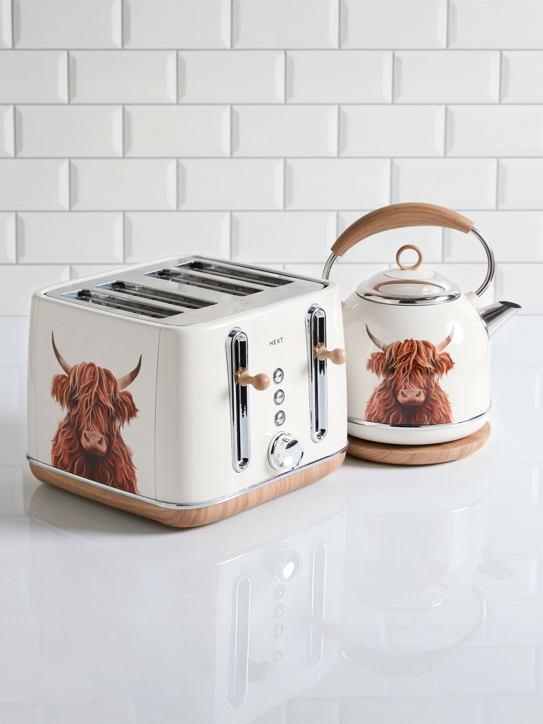 Cream Hamish 4 slice toaster, imported from the UK