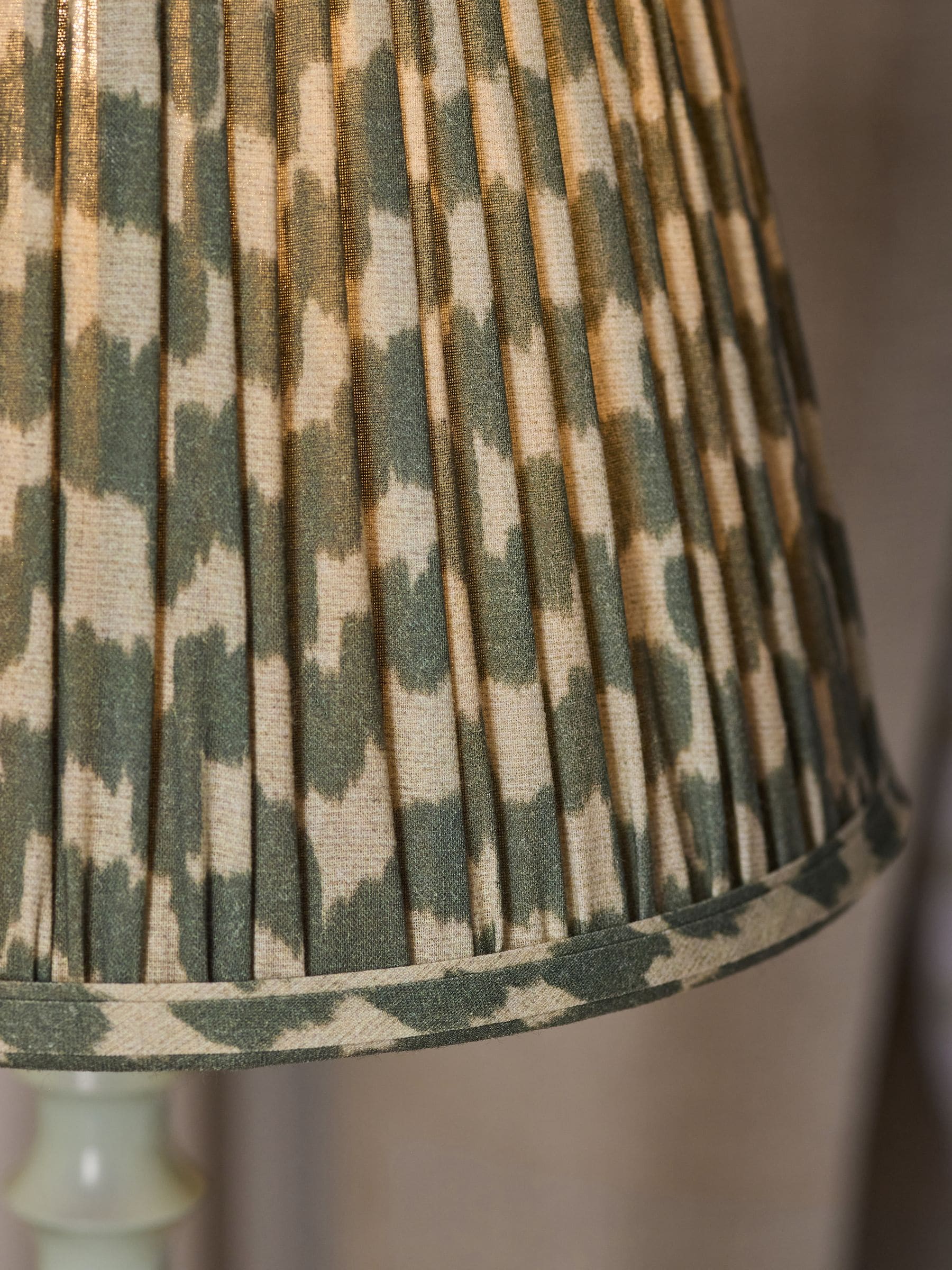 Green mosaic pleated lamp shade for home decor, UK version