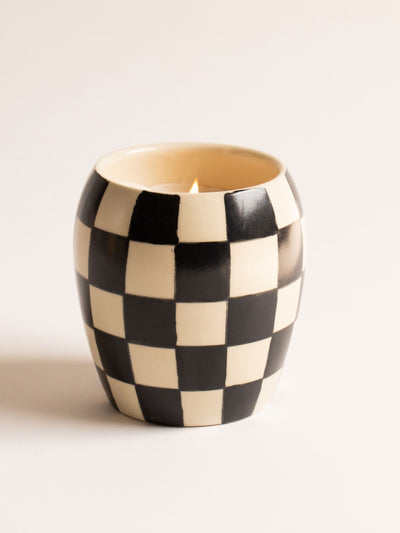 Neste Paddywax Checkmate Svart & Rutet Porselenslys 311g - Kjøp online hos McGrocer