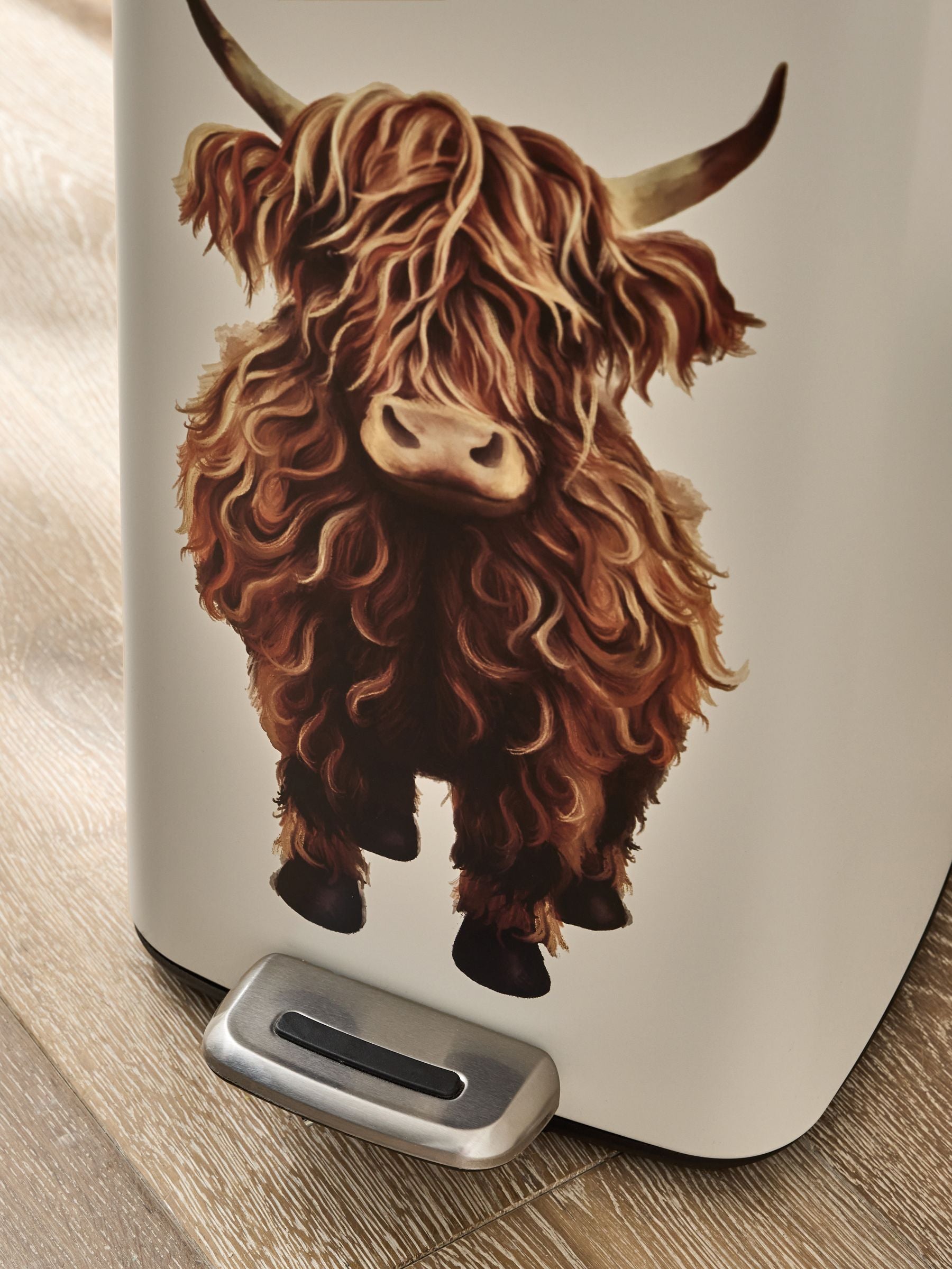 Natural Hamish Highland cow 30 litre pedal bin (British brand)