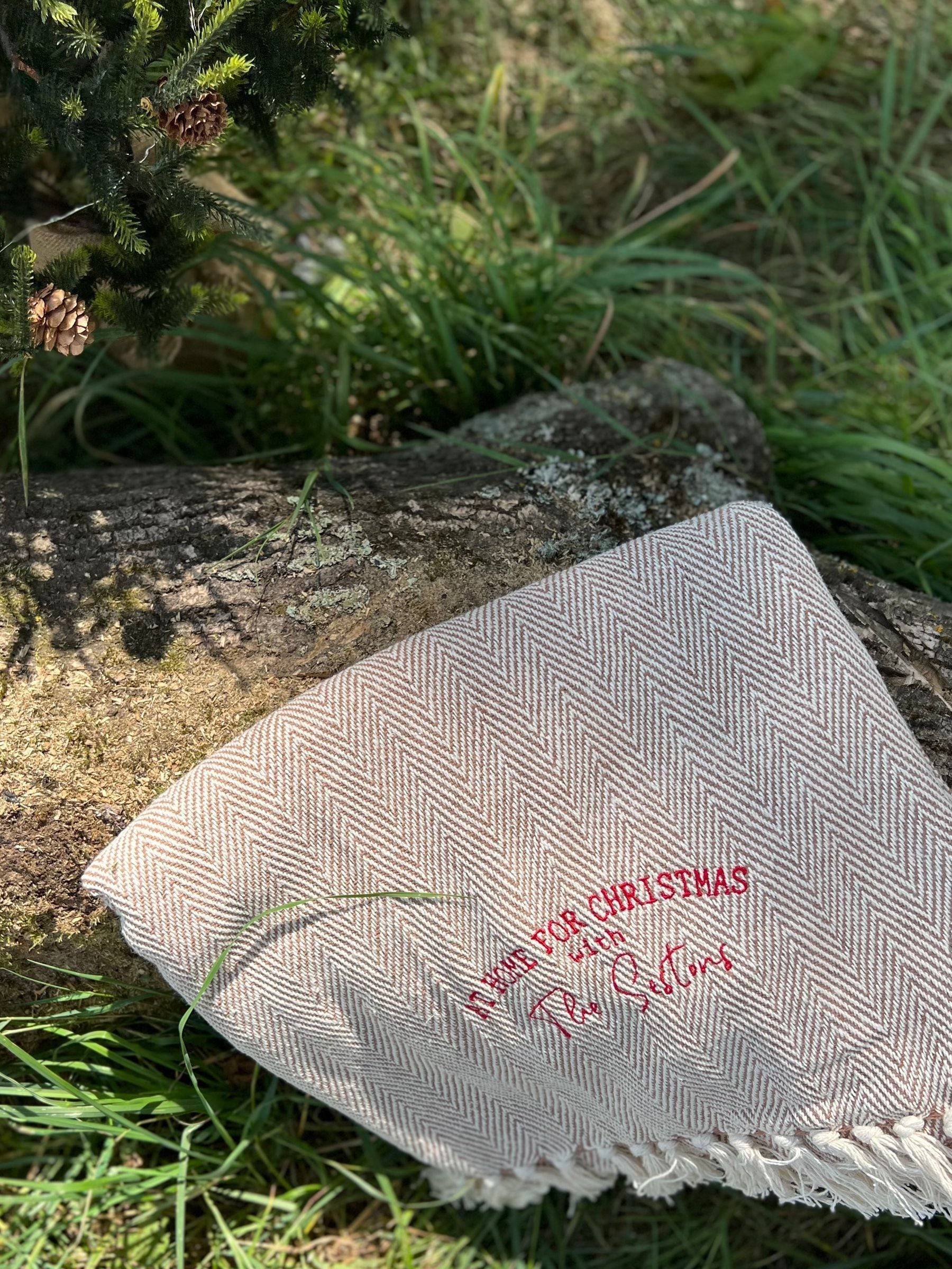 Solesmith 100% cotton personalised Christmas throw, UK version