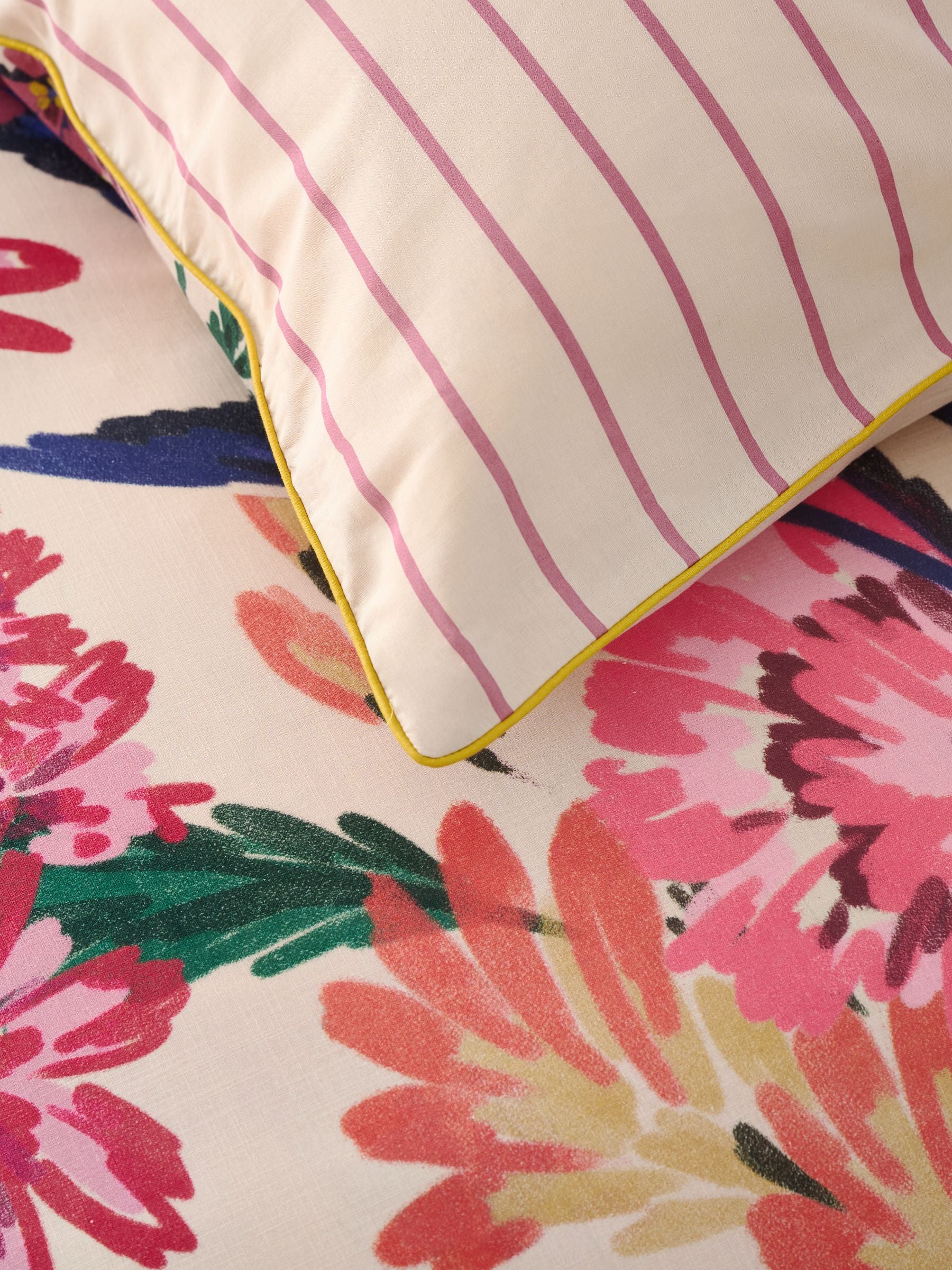 Multi autumn floral print reversible duvet cover and pillowcase set, imported from the UK