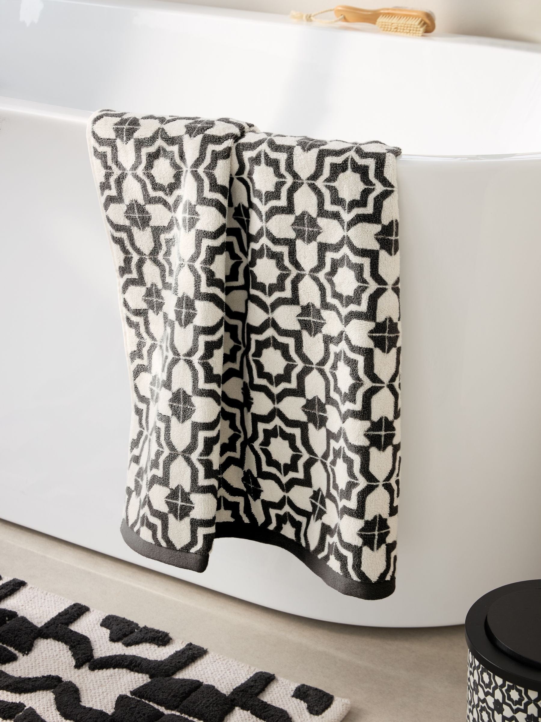 Geometric black white cotton towels from a British brand