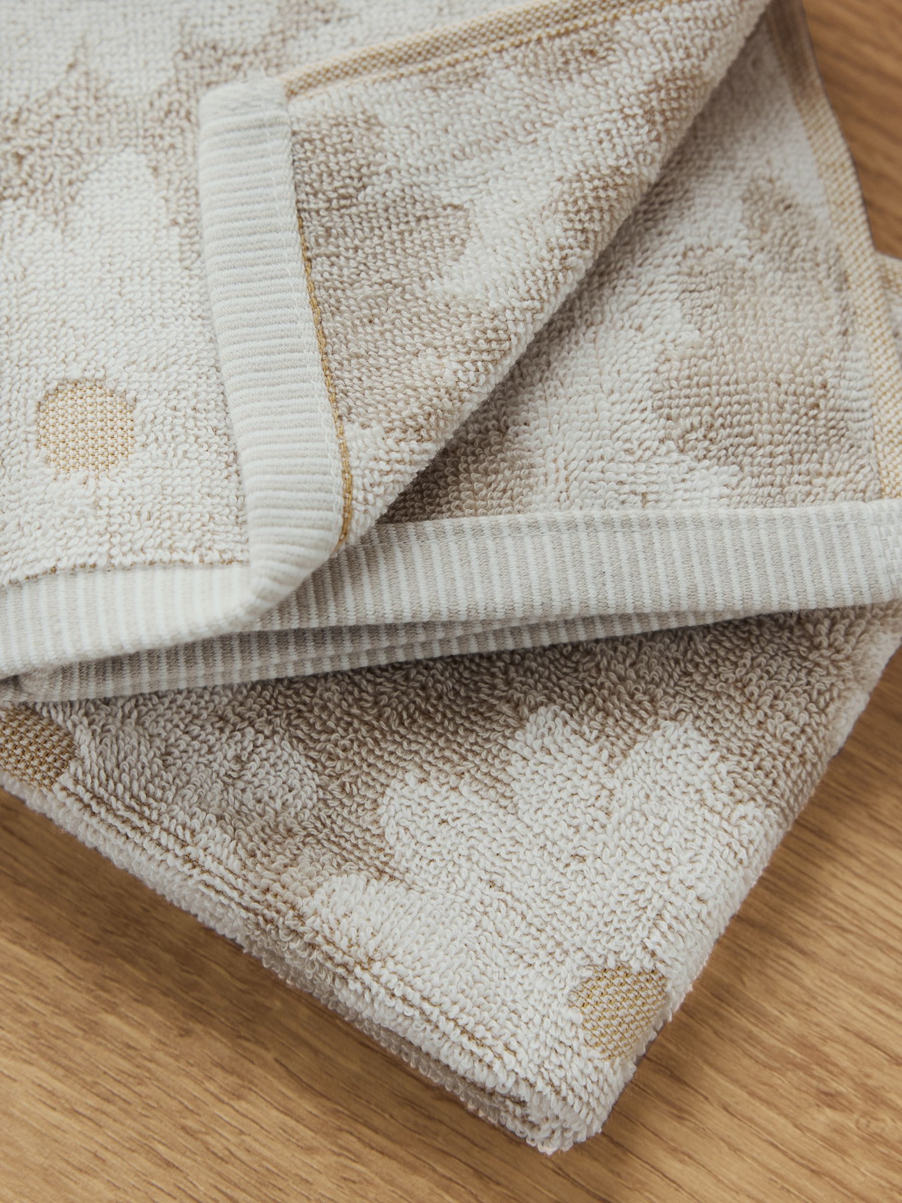 Natural cotton face cloths set of 2 with daisy print 30cm (British brand)
