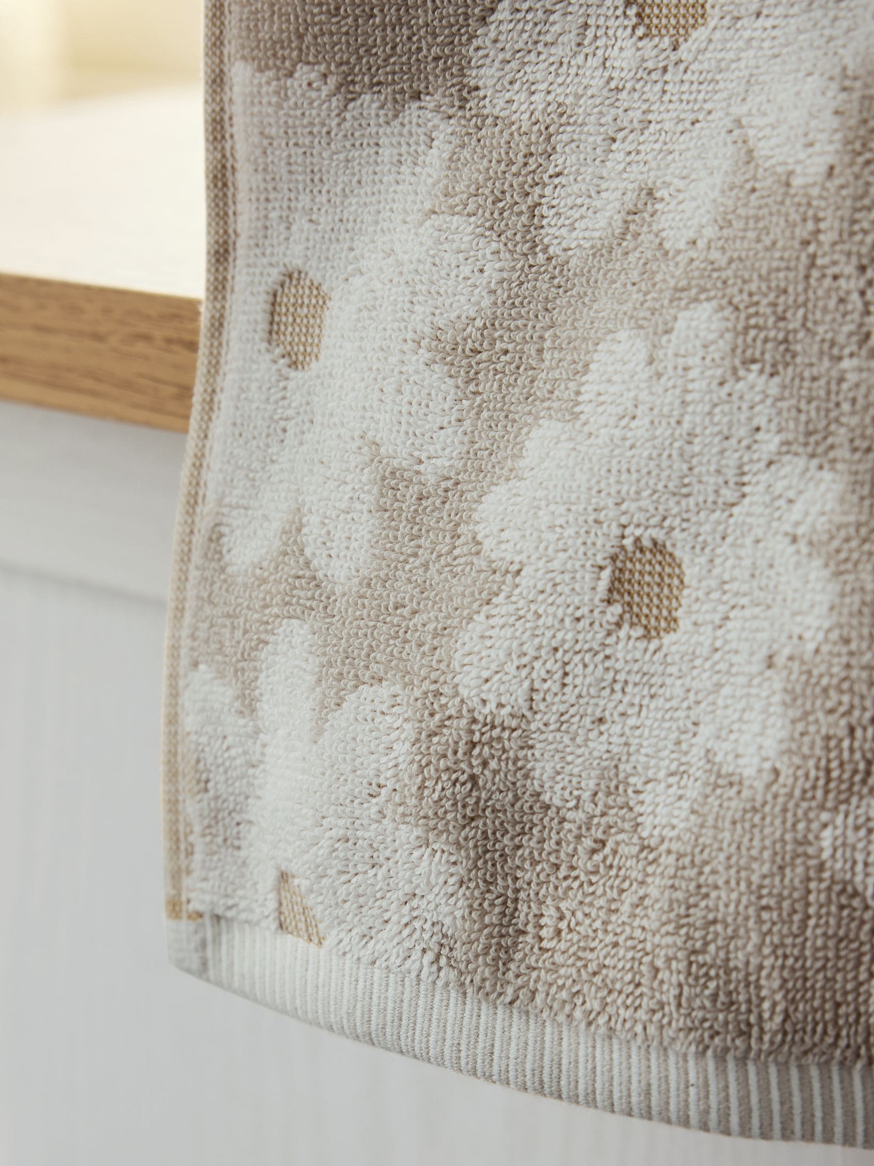 Natural cotton face cloths set of 2 with daisy print 30cm (British brand)