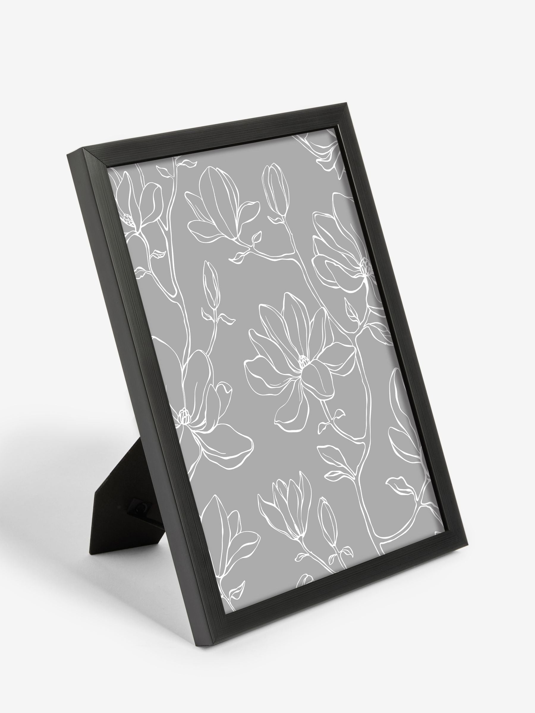 White Hadley poster frame (British brand)