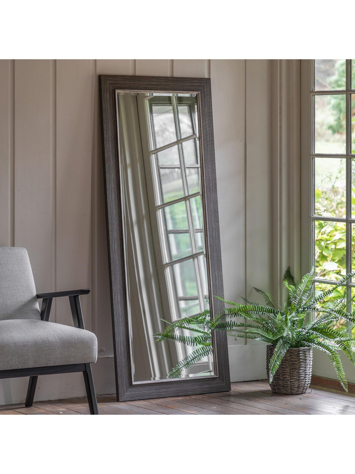 Gallery Home Silver Caspian wall mirror, UK version