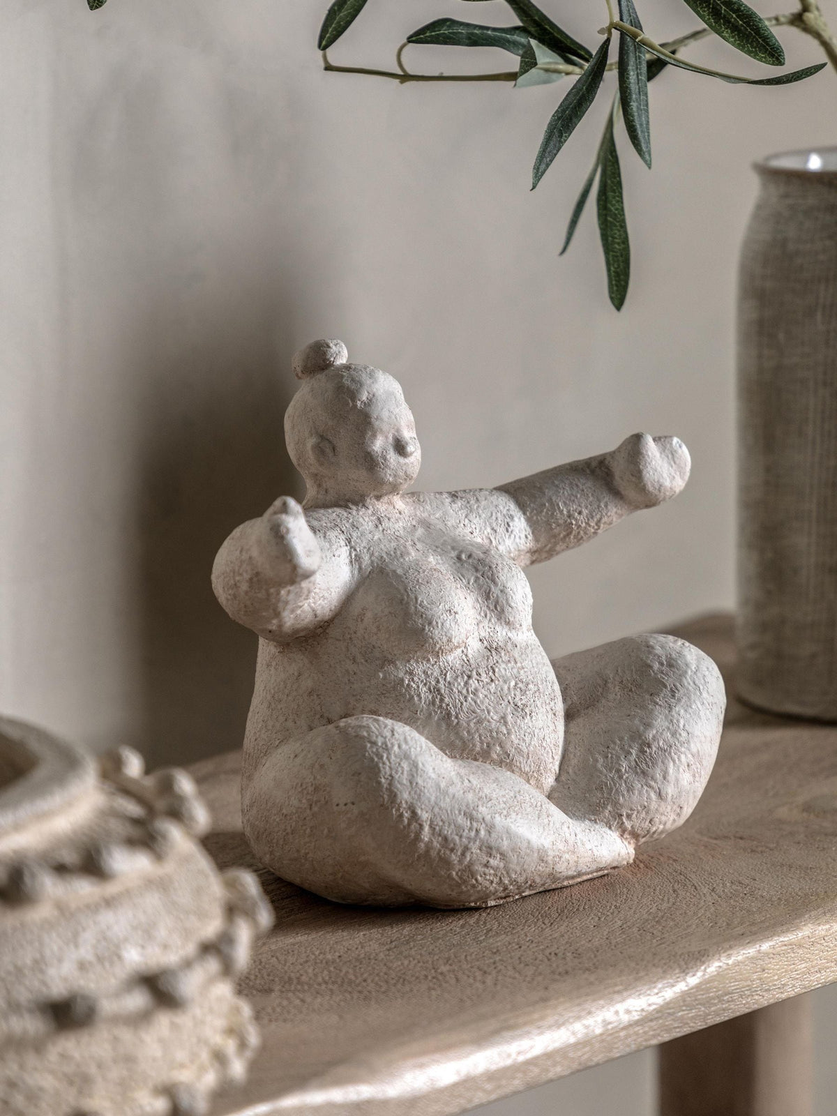 Gallery Home Cream Lady cement sculpture 25cm, UK version