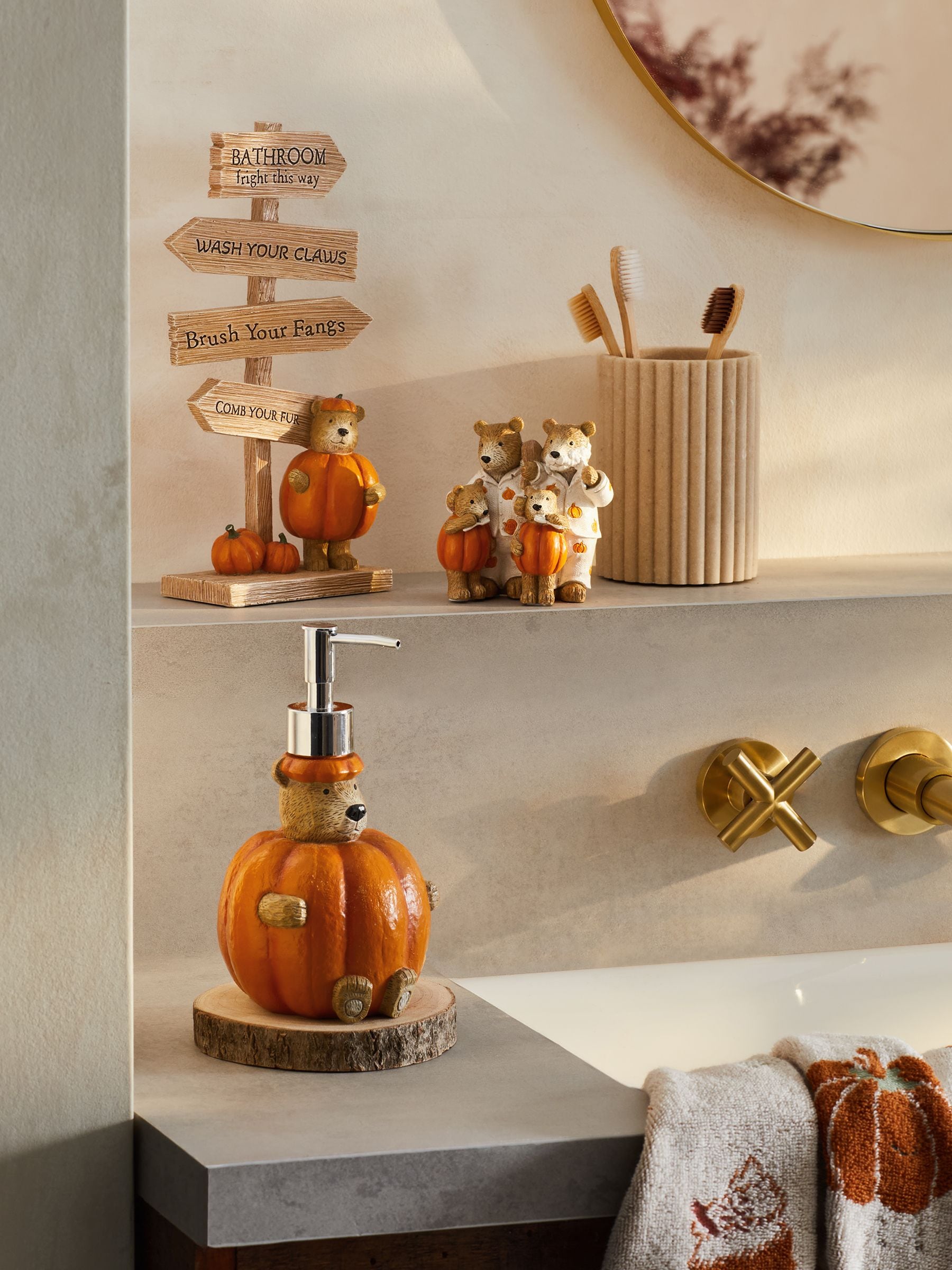 Bertie Bear Family Pumpkin Ornament 9cm height, imported from the UK