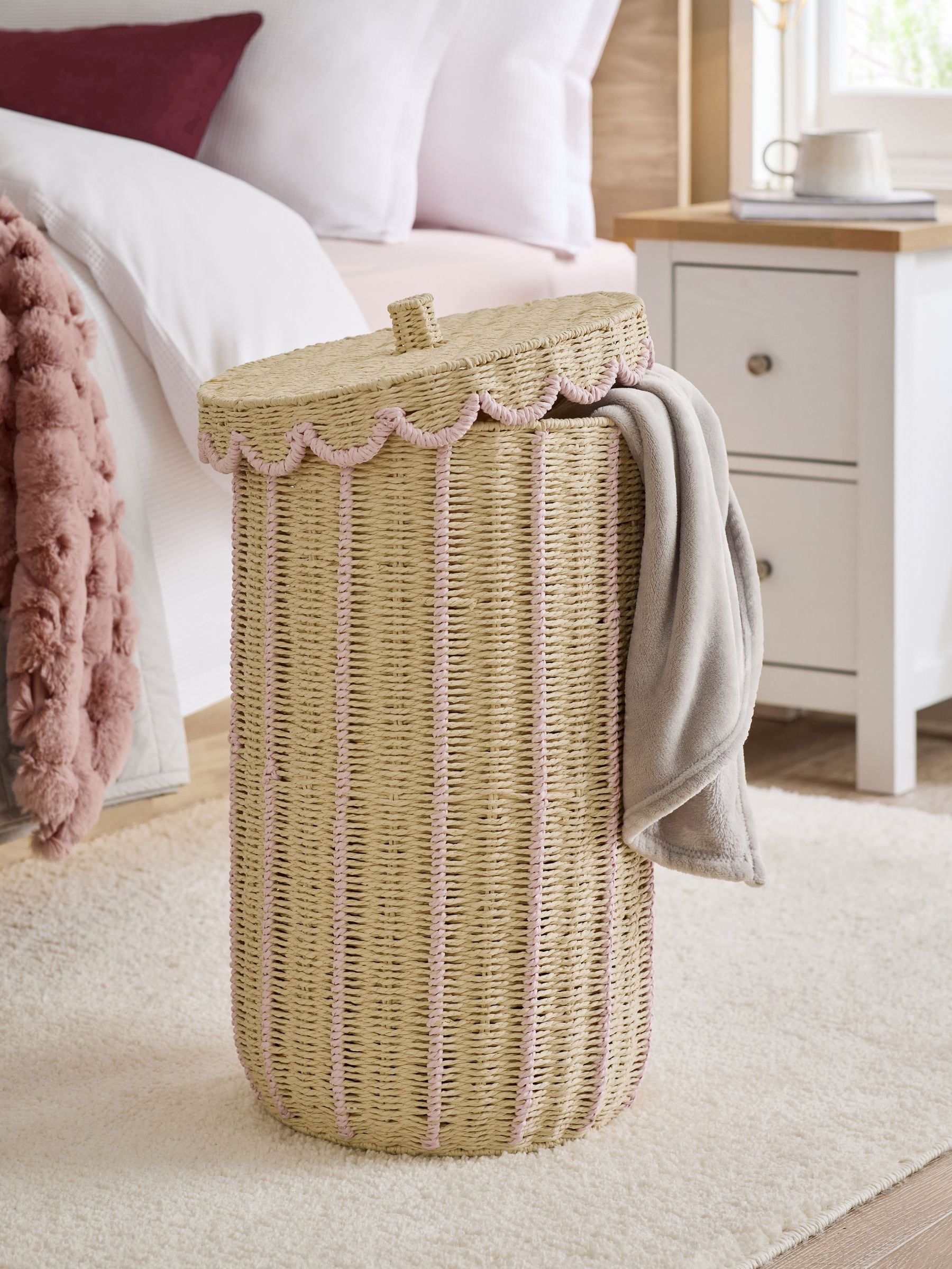 Natural/Pink Hamper Scallop Wicker Laundry Basket