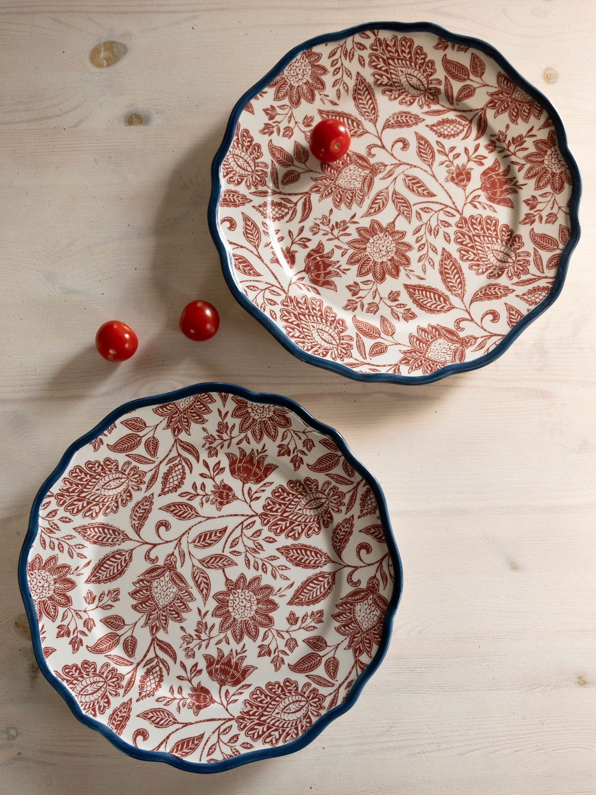 Laura Ashley Hedingham terracotta scalloped dinner plates set of 2 27cm, UK version