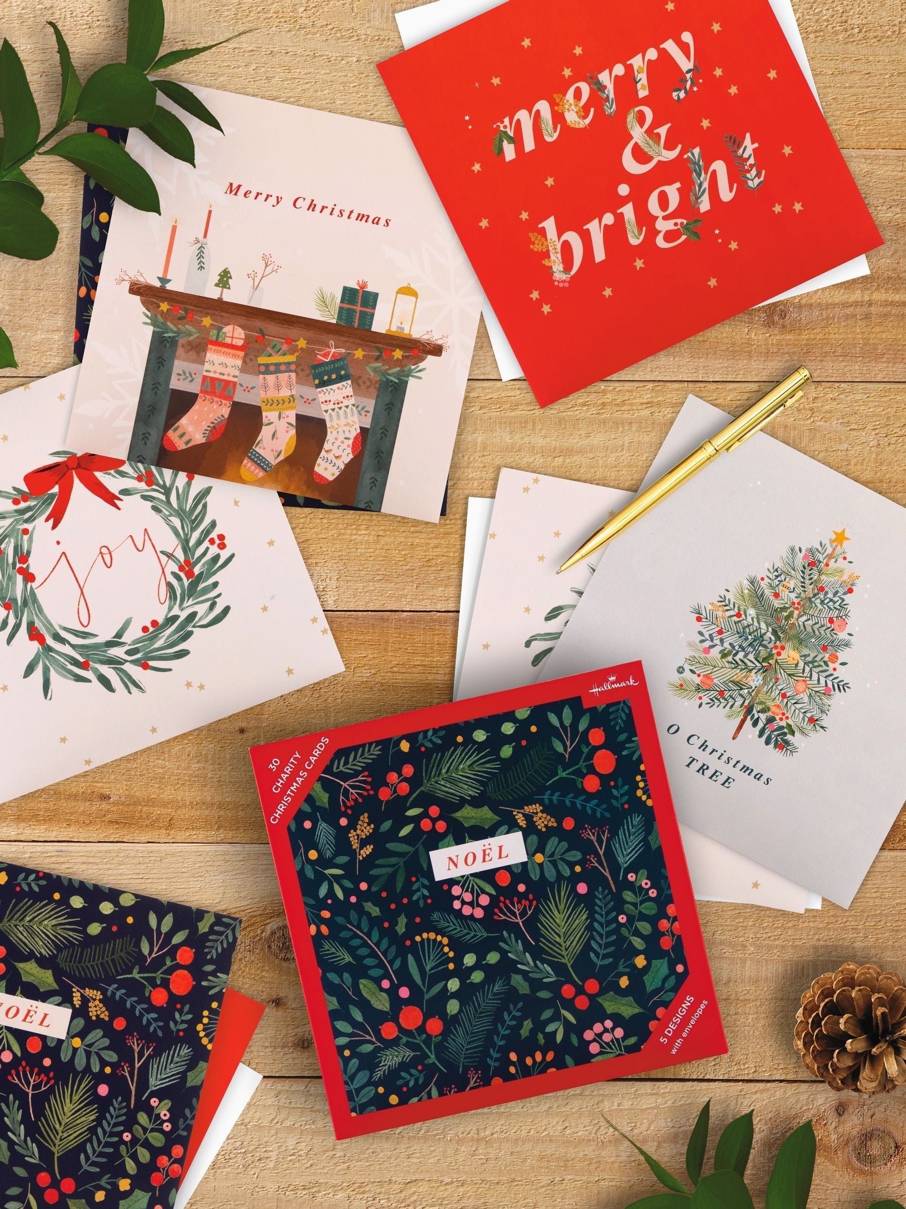 Hallmark White 30 Pack Christmas Cards in 5 Festive Designs