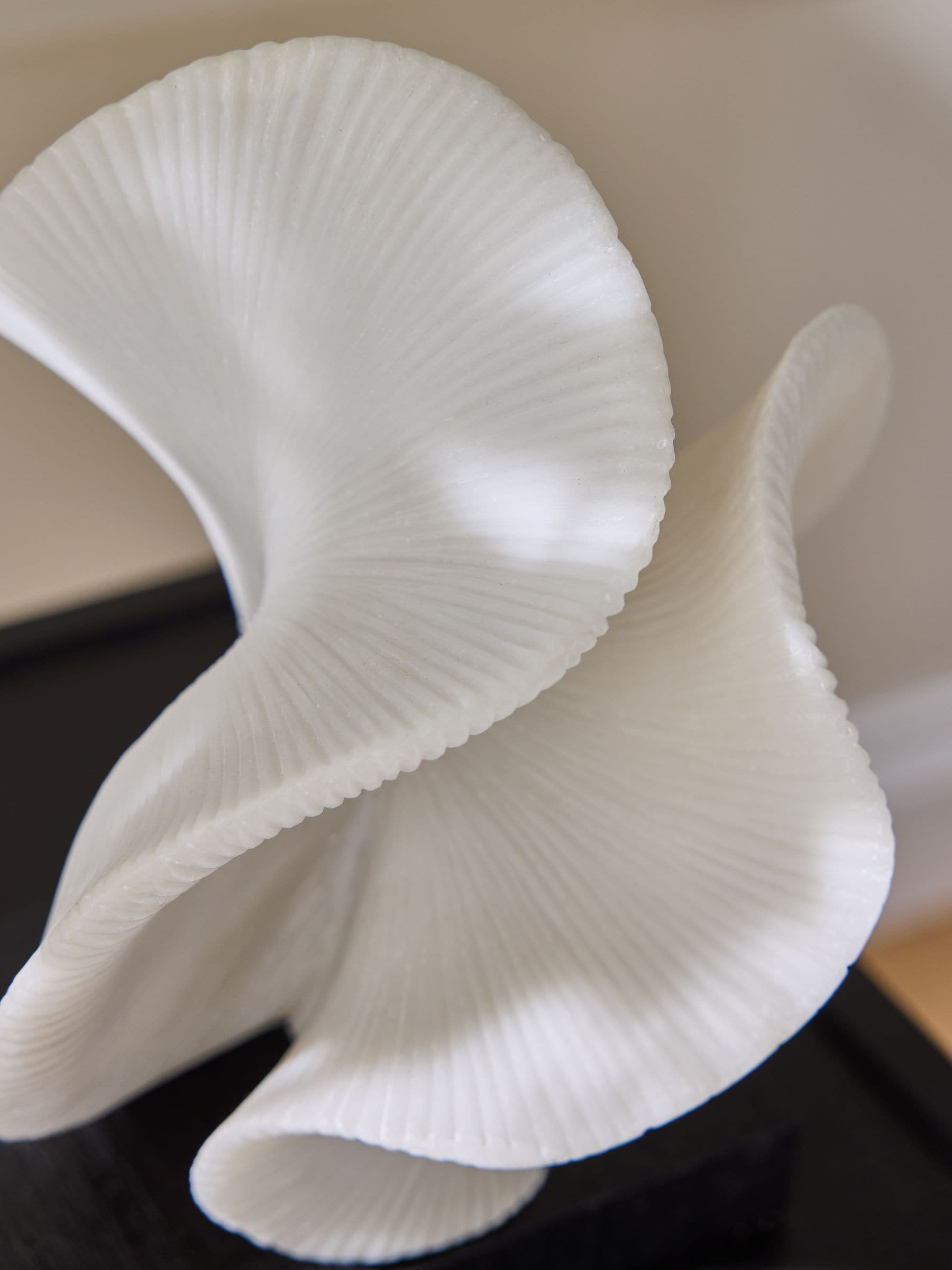 Sosandar White Ornament coral-textured decorative sculpture 29cm height (British brand)