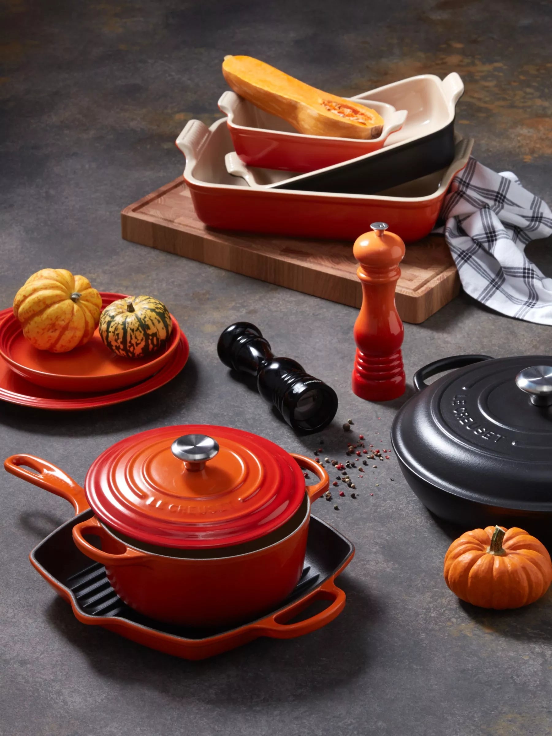 Le Creuset stoneware petite round casserole, UK version