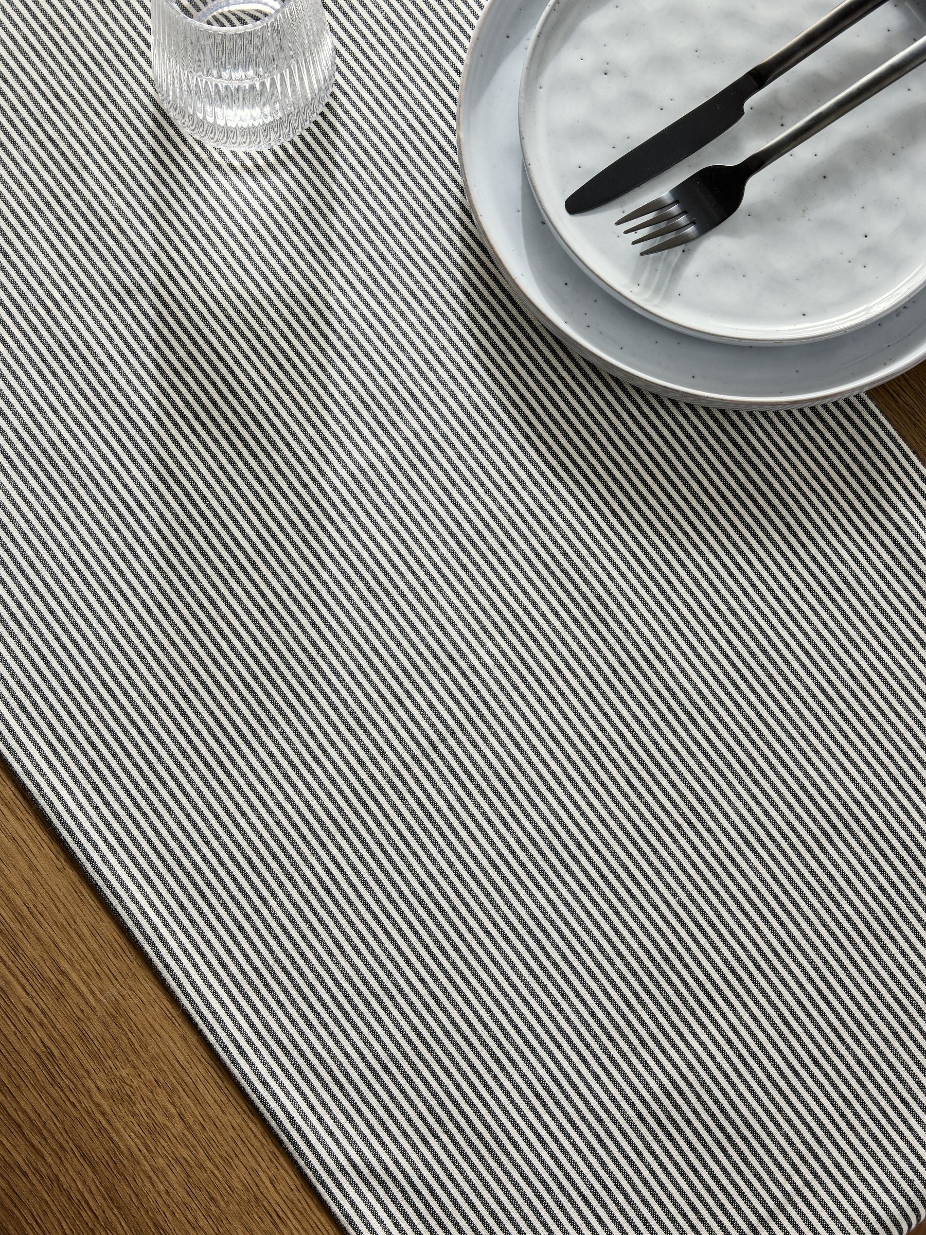 Black/White Bronx Kitchen Table Runner